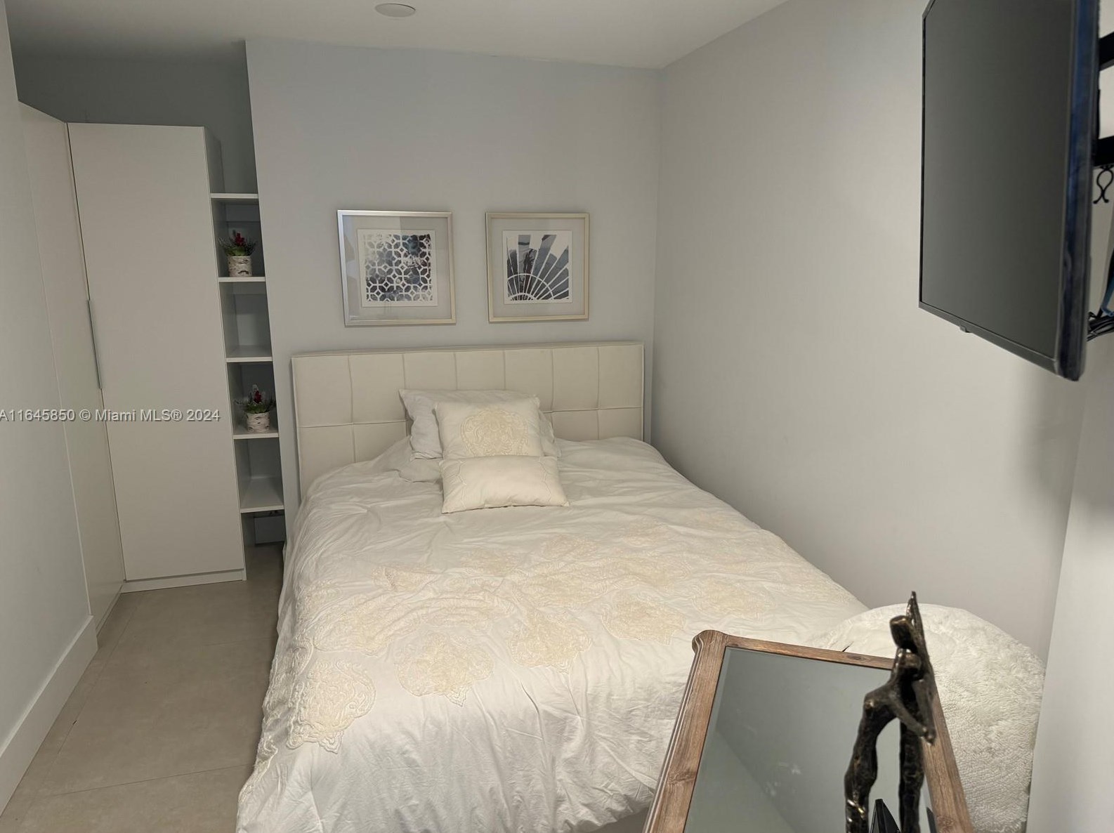 17111 Biscayne Blvd, Miami FL 33160 exterior