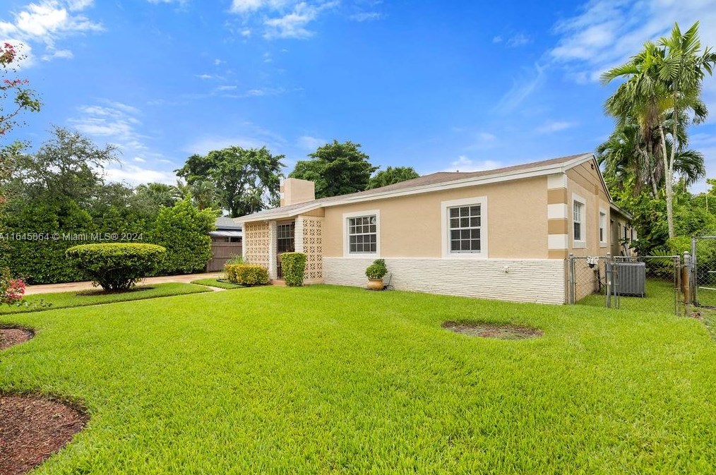 6421 64th Ave, Miami, FL 33143-3225