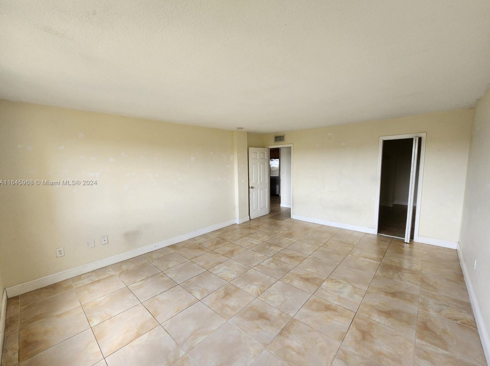 6980 186th St, Hialeah FL  33015-3171 exterior