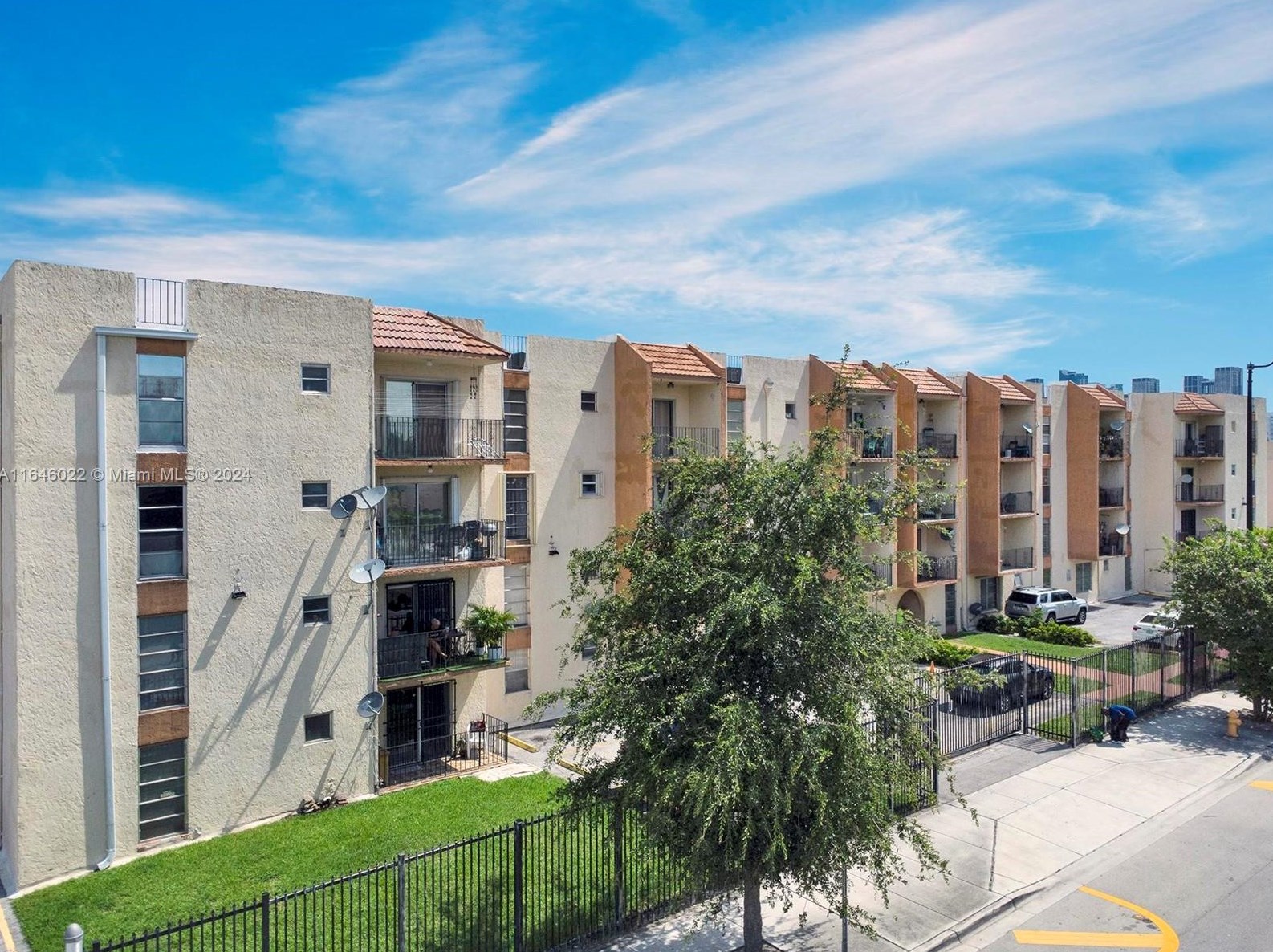 1051 Sw 1st St #101, Miami, FL 33130