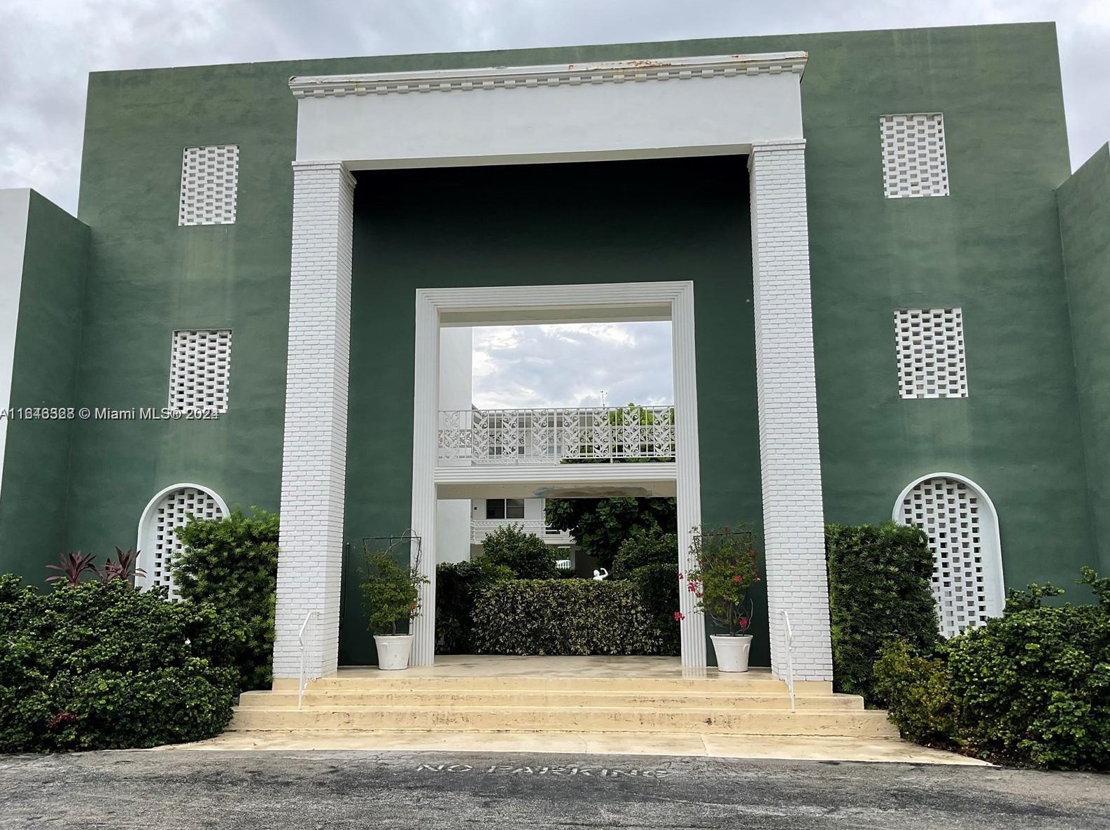 9920 Collins Ave #16, Miami Beach, FL 33154