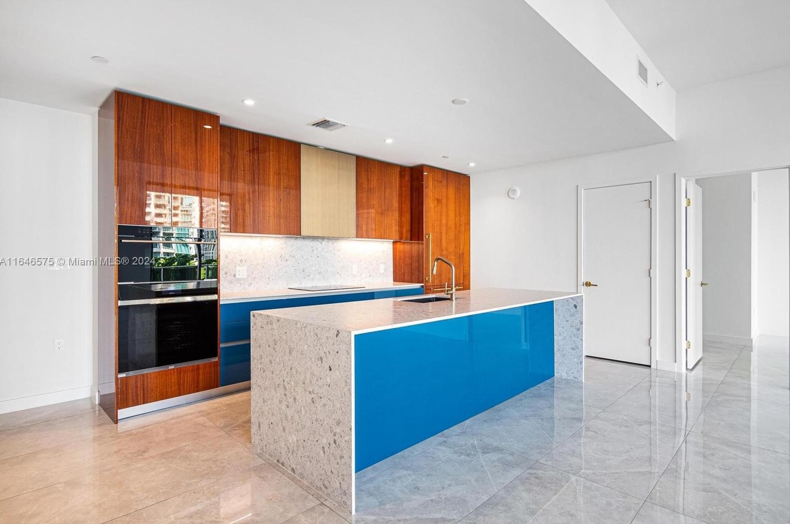 2678 Tigertail Ave, Miami FL 33133-4630 exterior