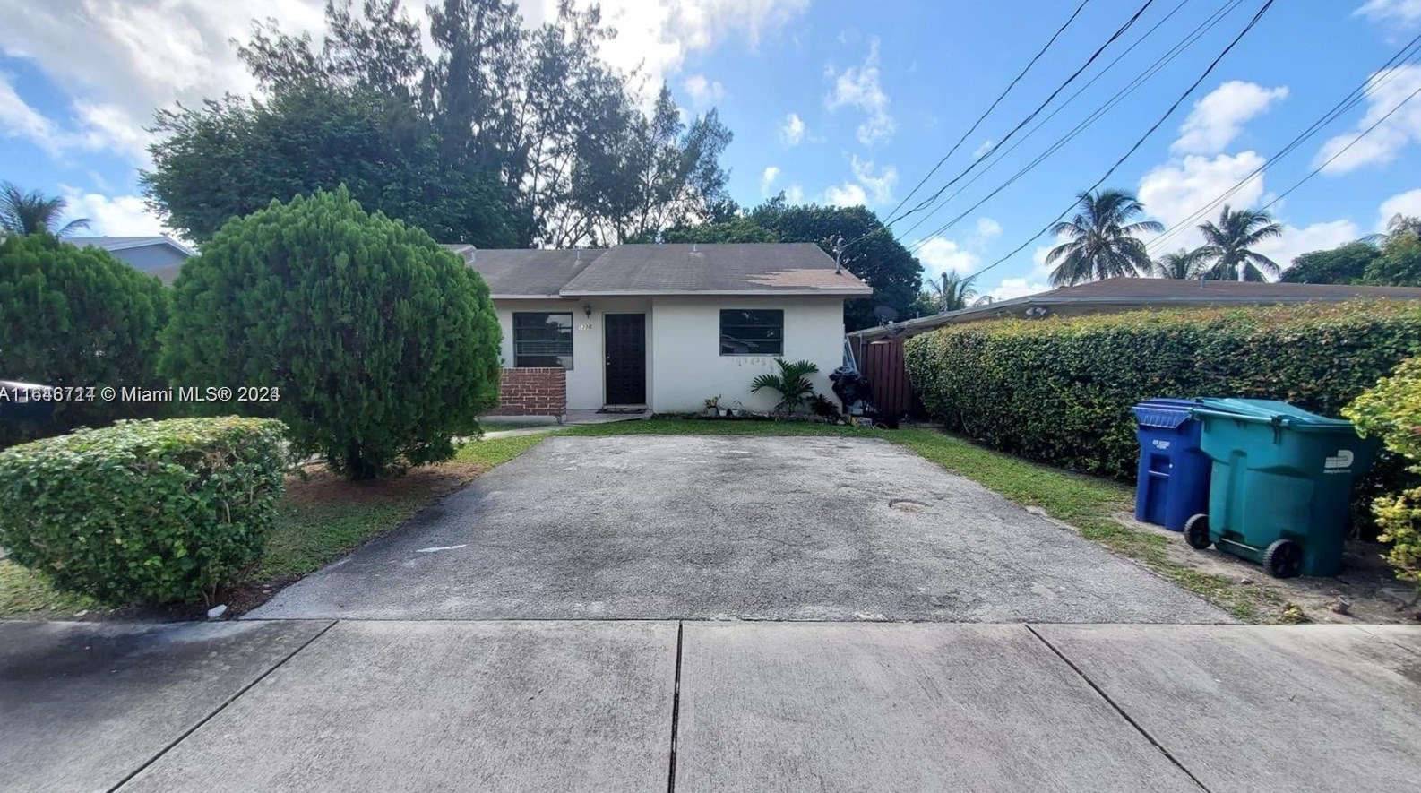 1350 145th St, Miami, FL 33161-2541