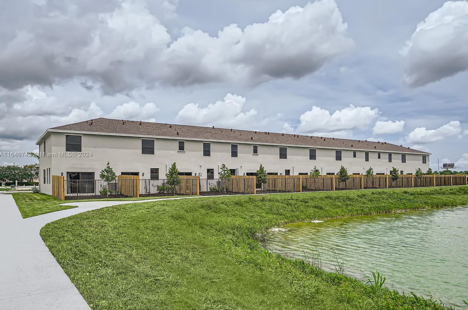 482 12 St, Homestead FL 33035-2160 exterior