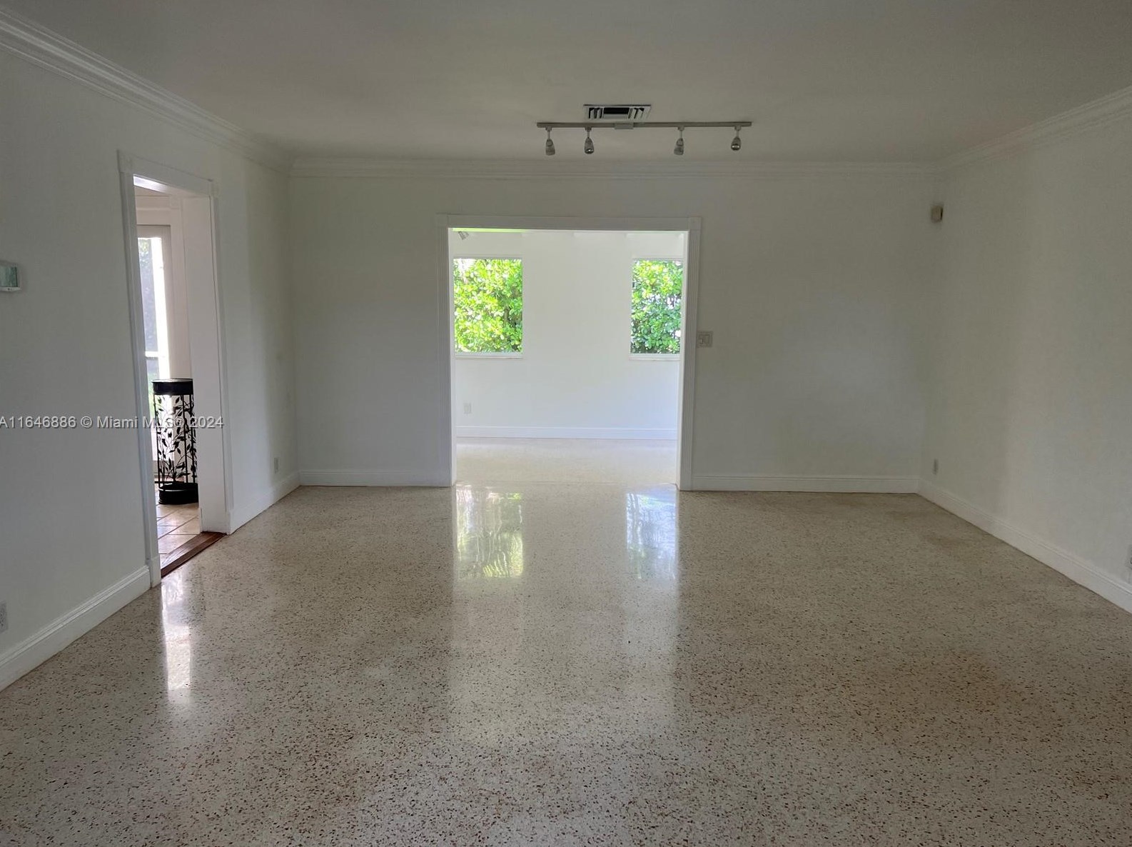 6501 Sw 65th St #na, Miami, FL 33143