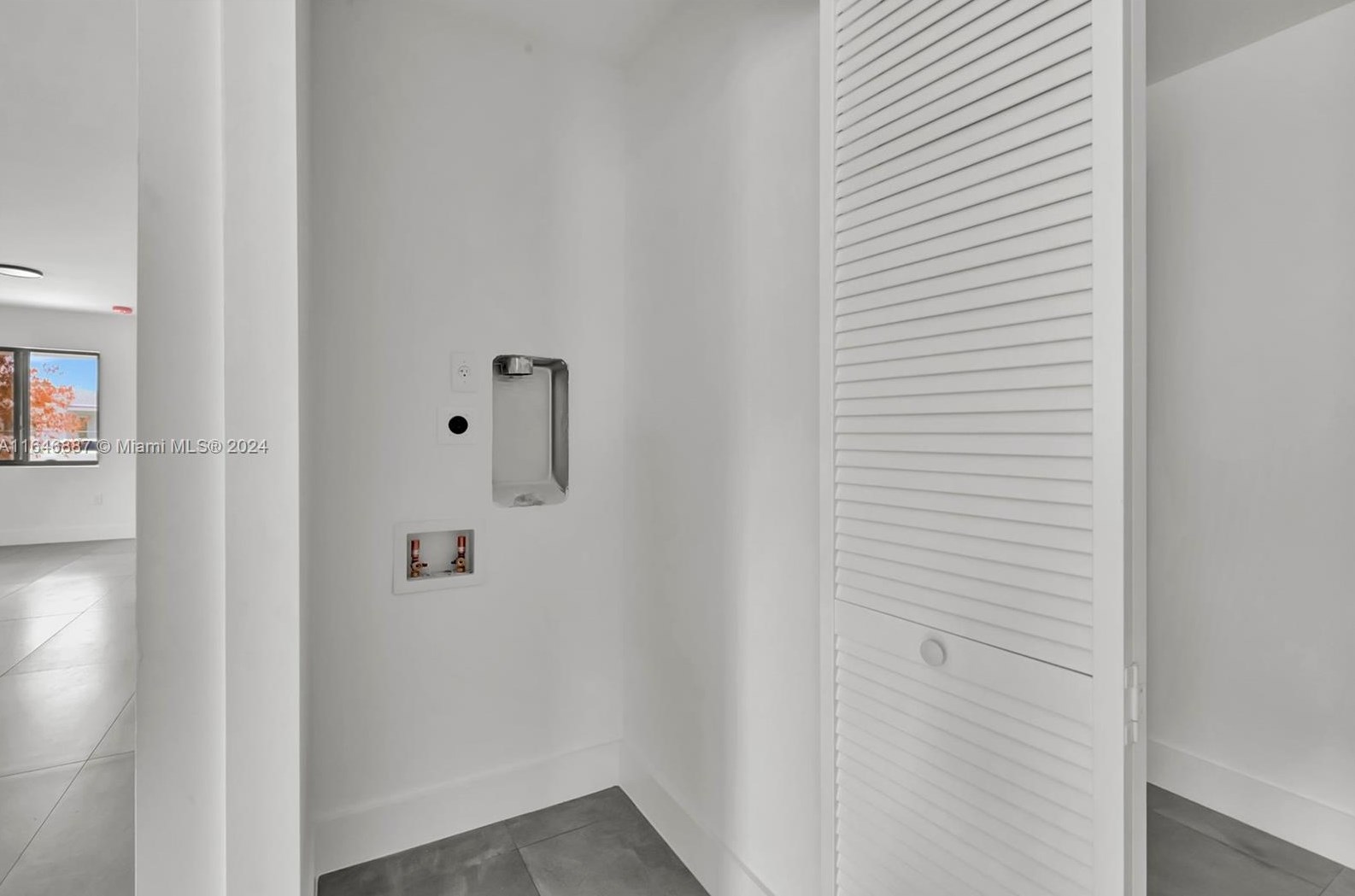 2400 153 St, Miami FL 33185-2469 exterior