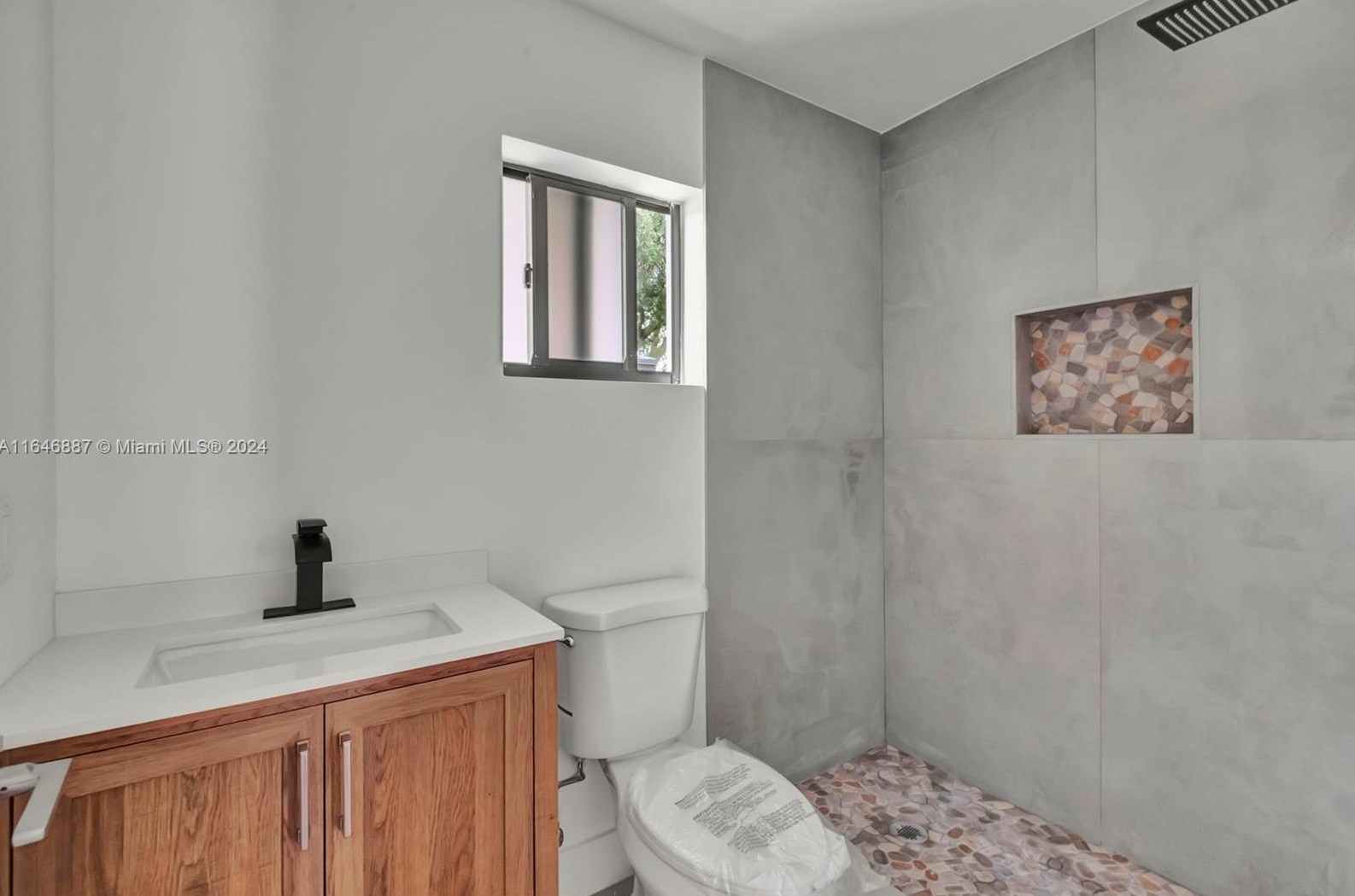 2400 153 St, Miami FL 33185-2469 exterior