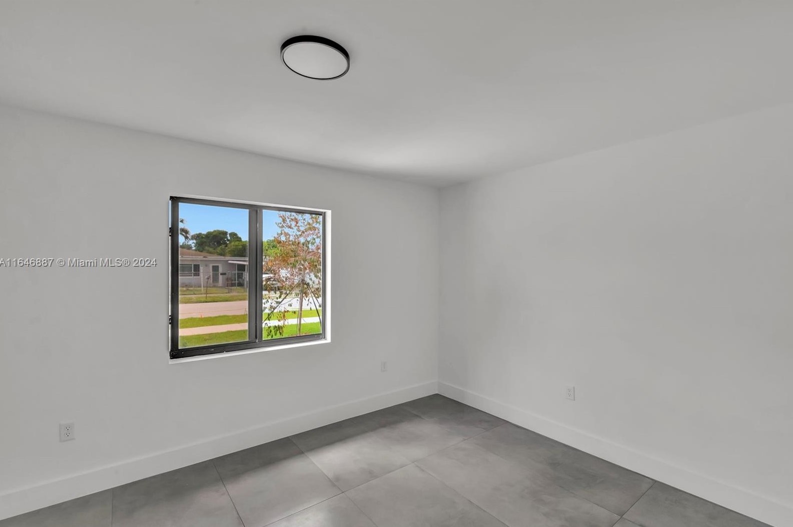 2400 153 St, Miami FL 33185-2469 exterior