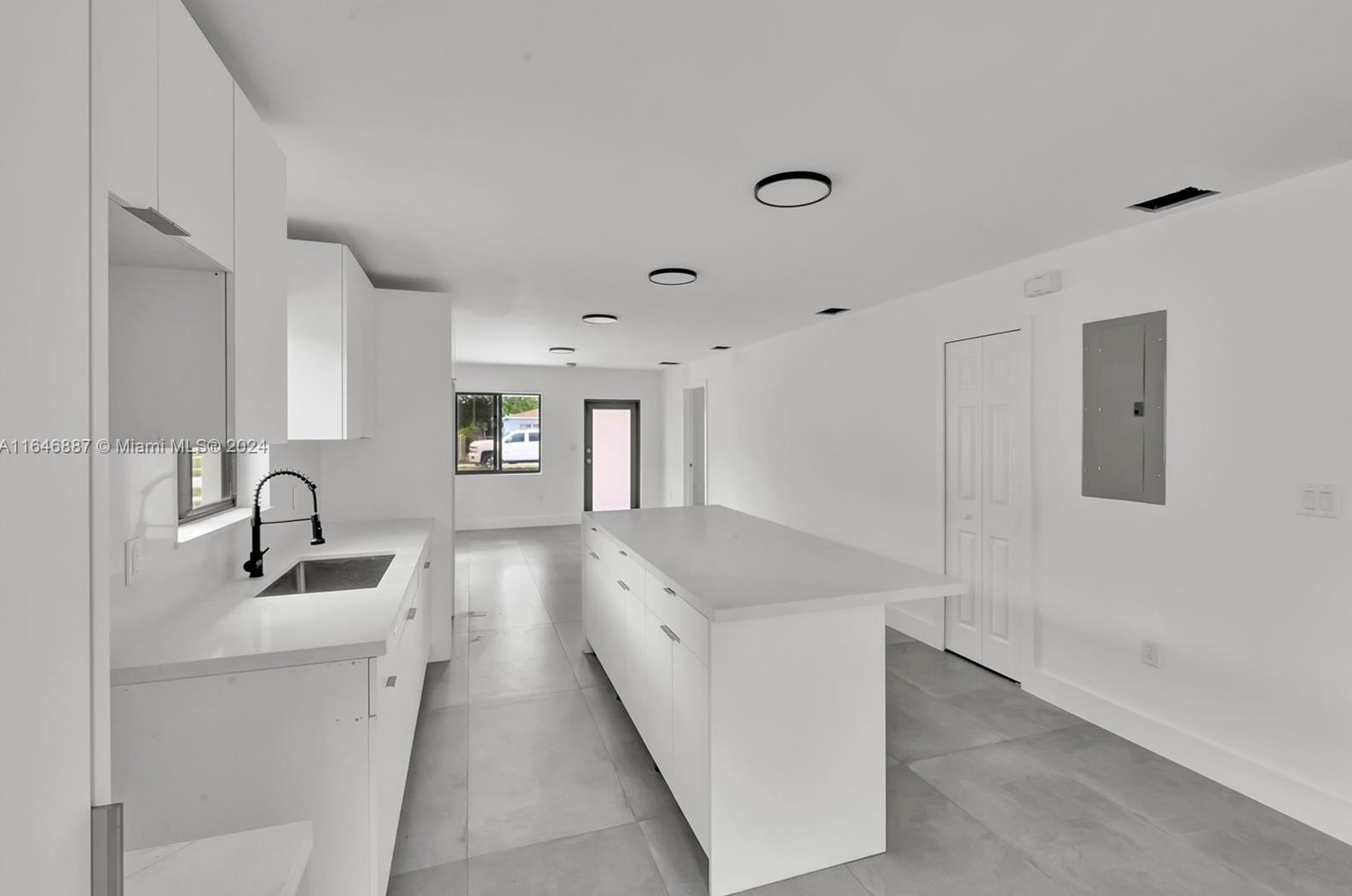 2400 153 St, Miami FL 33185-2469 exterior