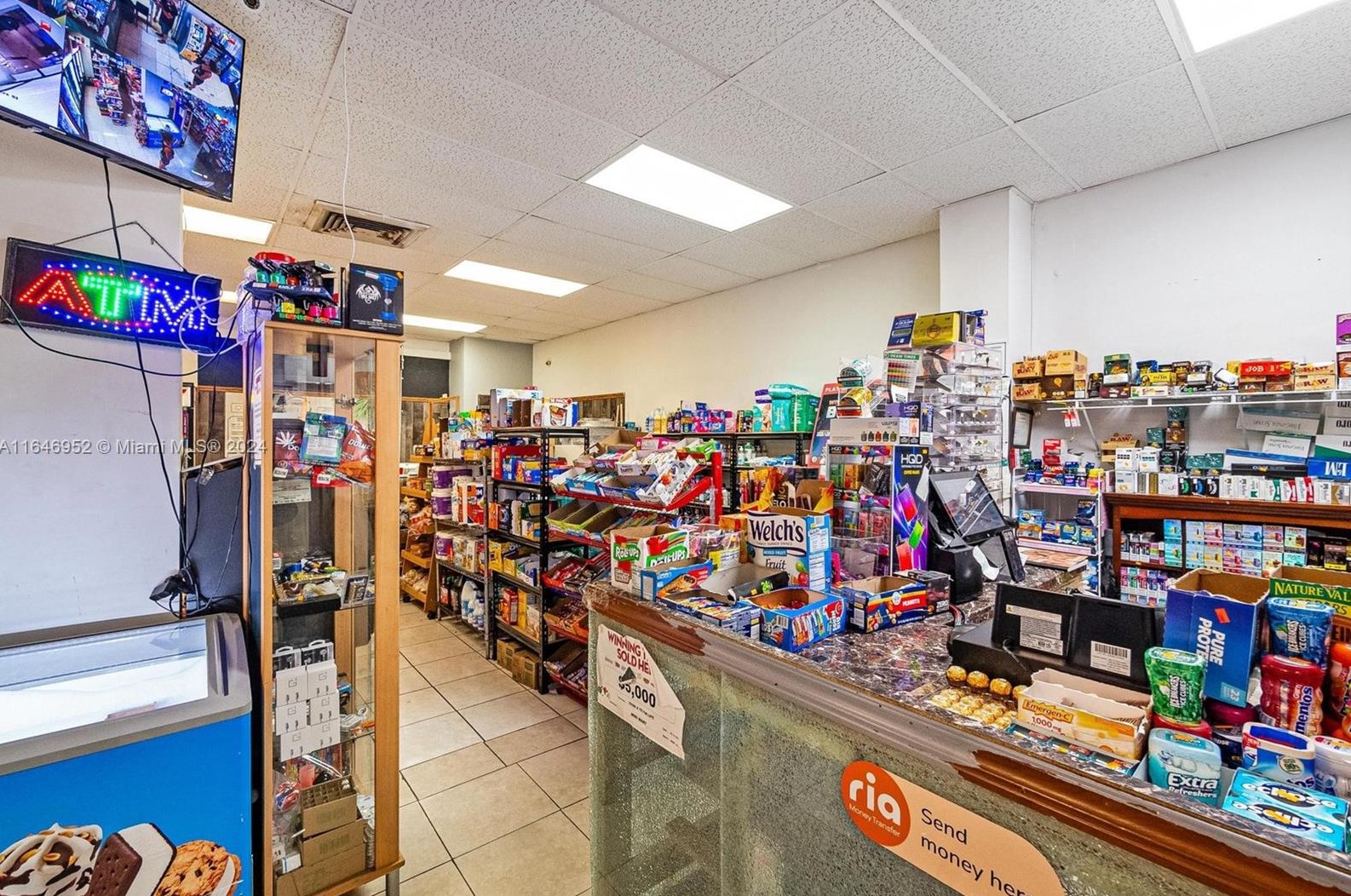 1351 Miami Gardens Dr, Miami FL 33179-4719 exterior