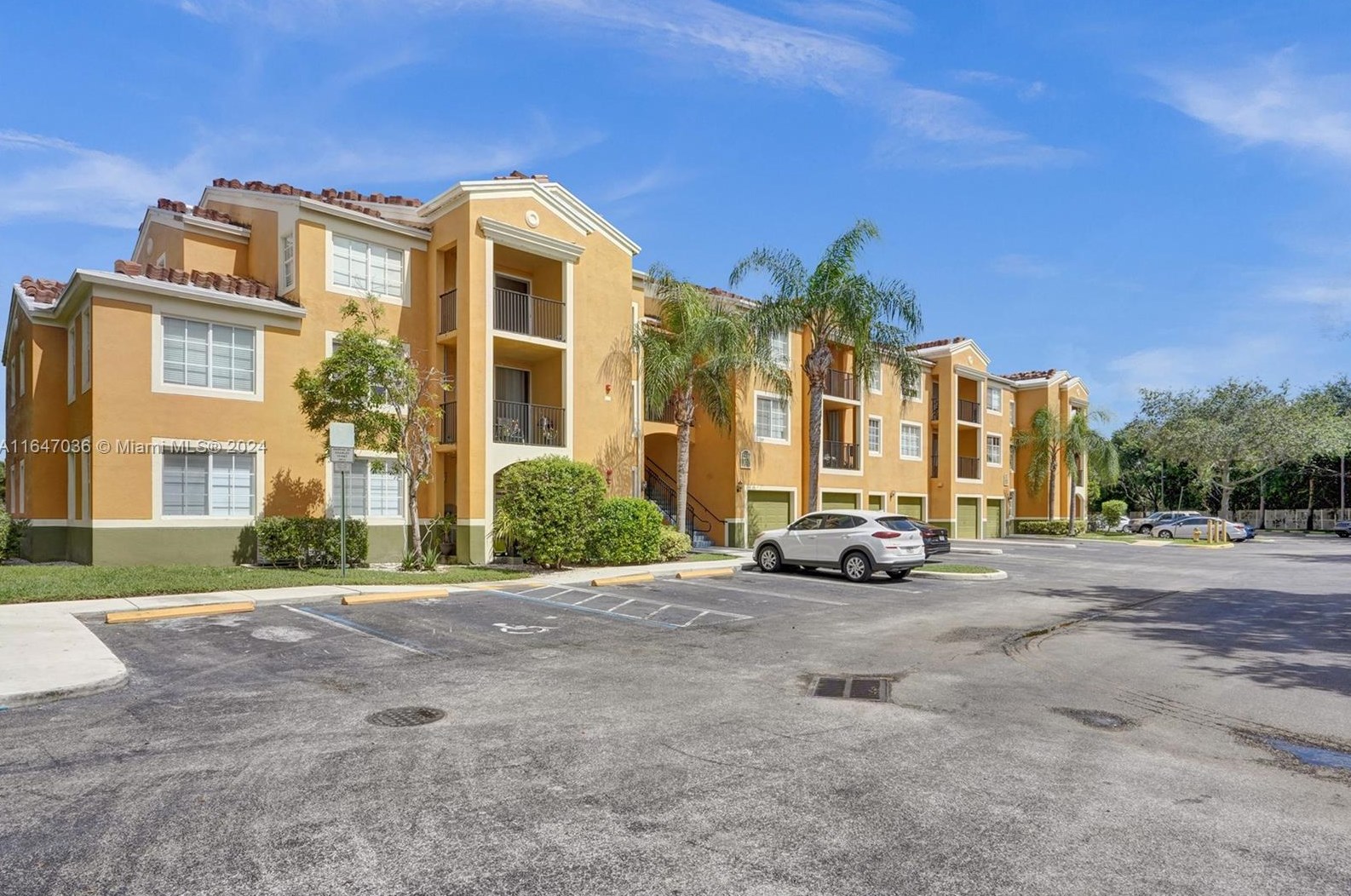 2200 E Preserve Way #104, Hollywood, FL 33025