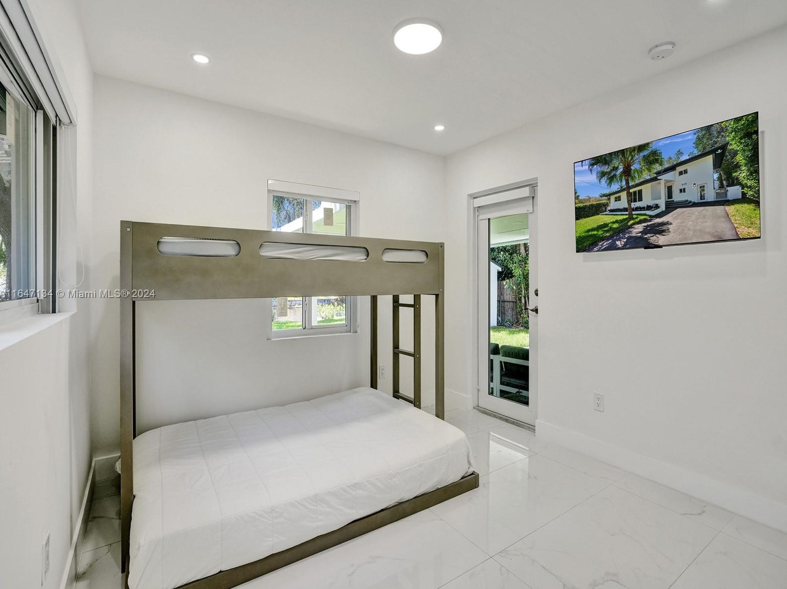 210 85th St, Miami FL  33141-1266 exterior