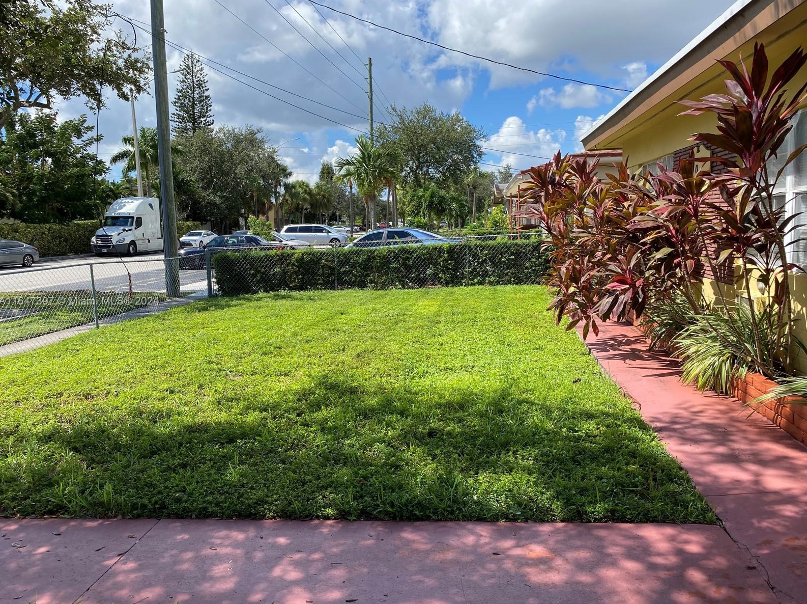 2031 Ne 167th St #4, Miami, FL 33162