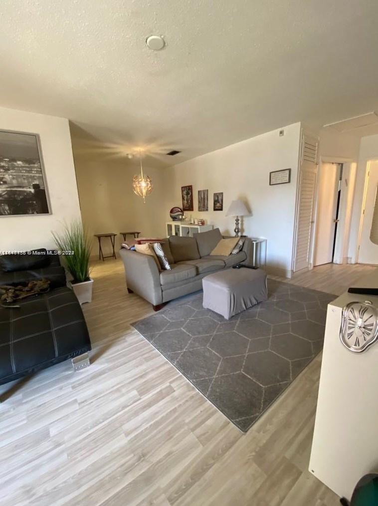 1431 S 14th Ave #205, Hollywood, FL 33020