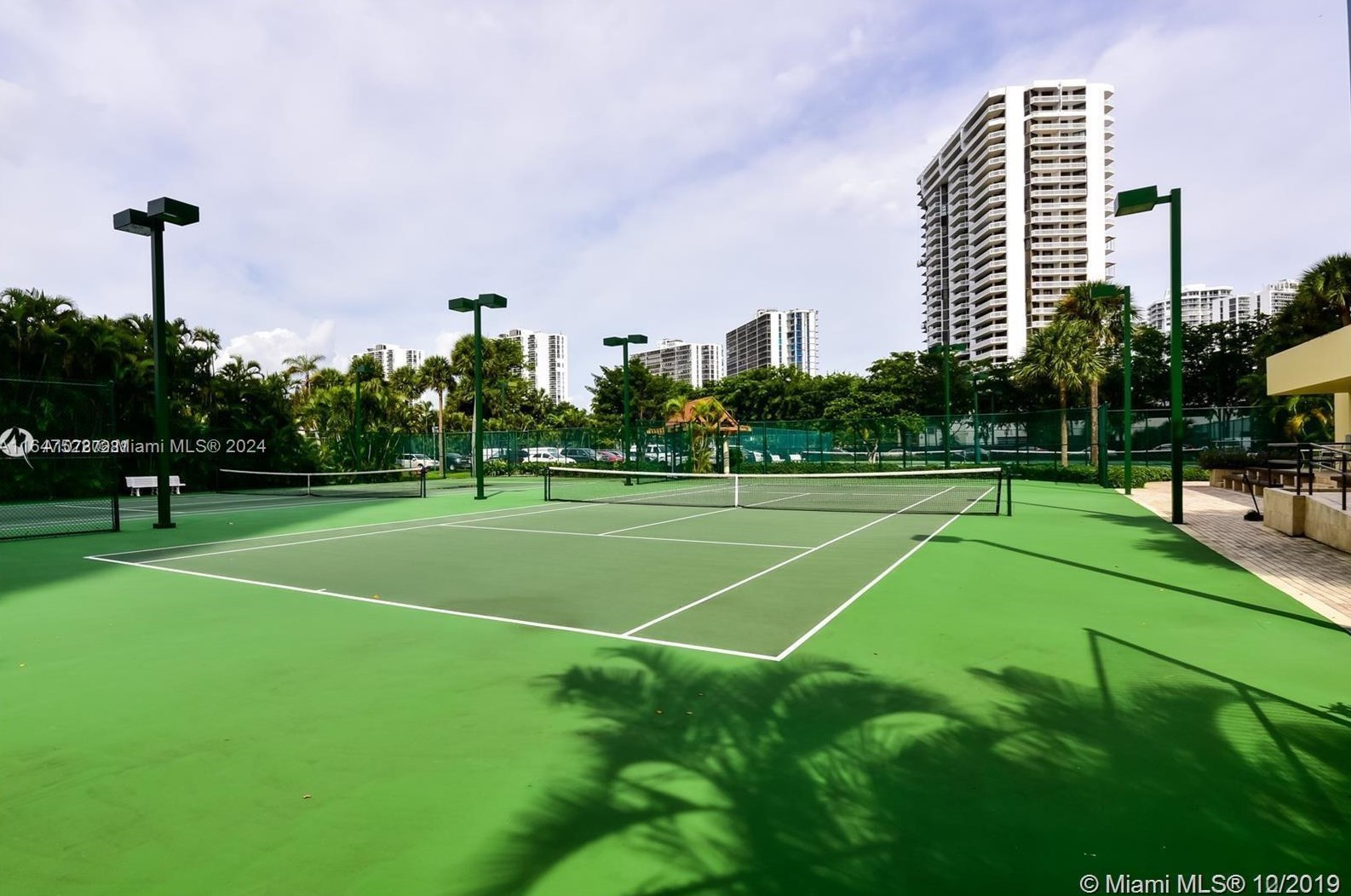 20191 Country Club Dr, Miami FL 33180-3012 exterior