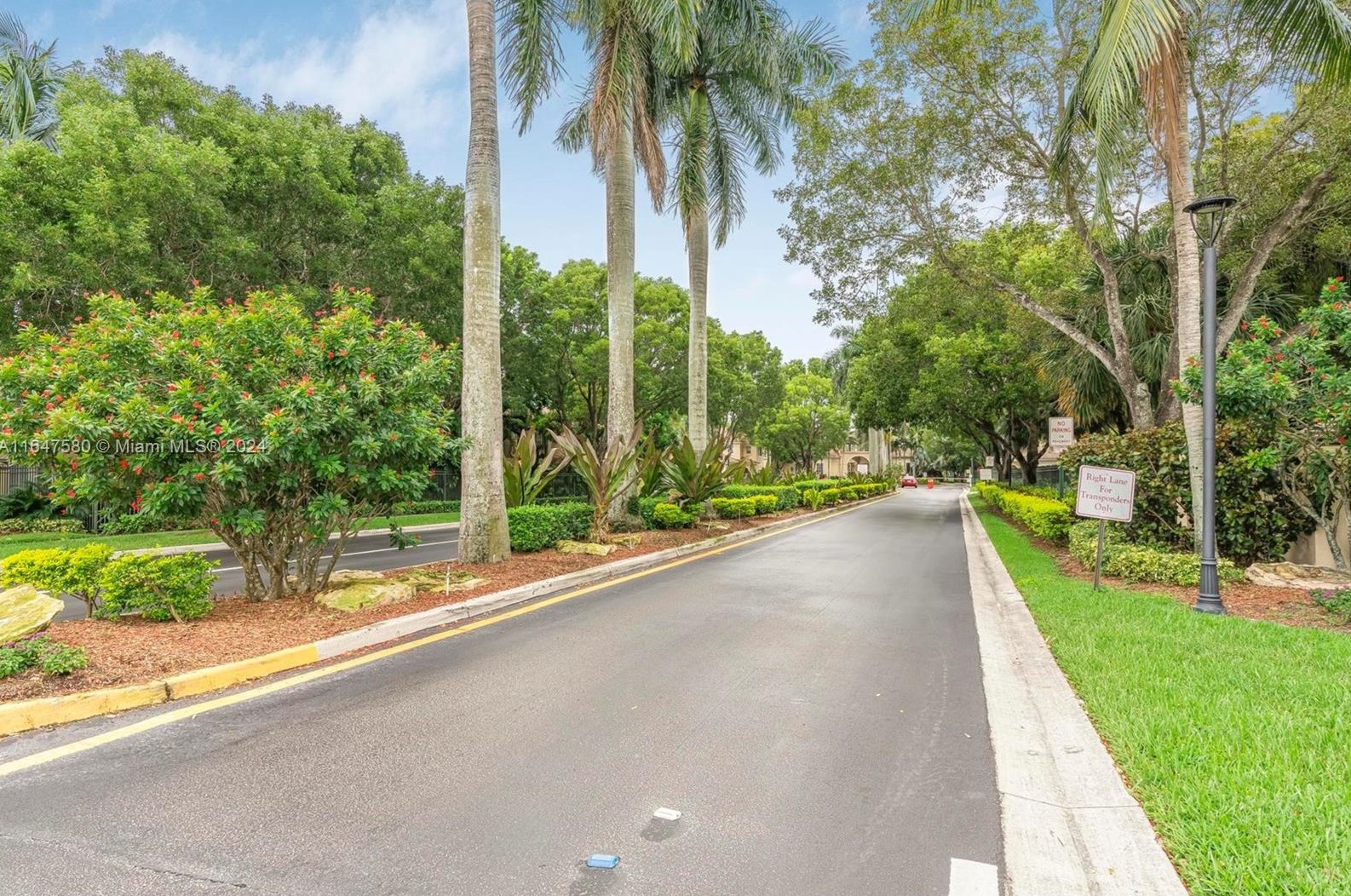 2516 Centergate Dr #108, Hollywood, FL 33025
