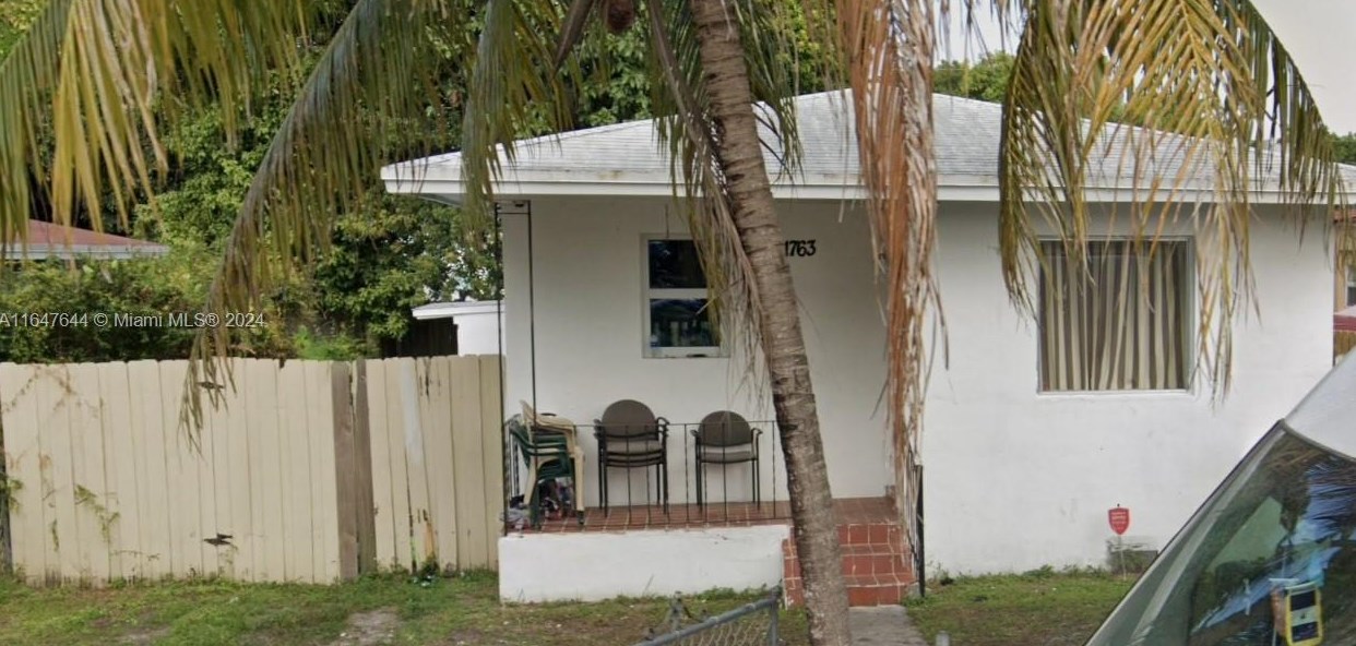 1763 Nw 68th St, Miami, FL 33147
