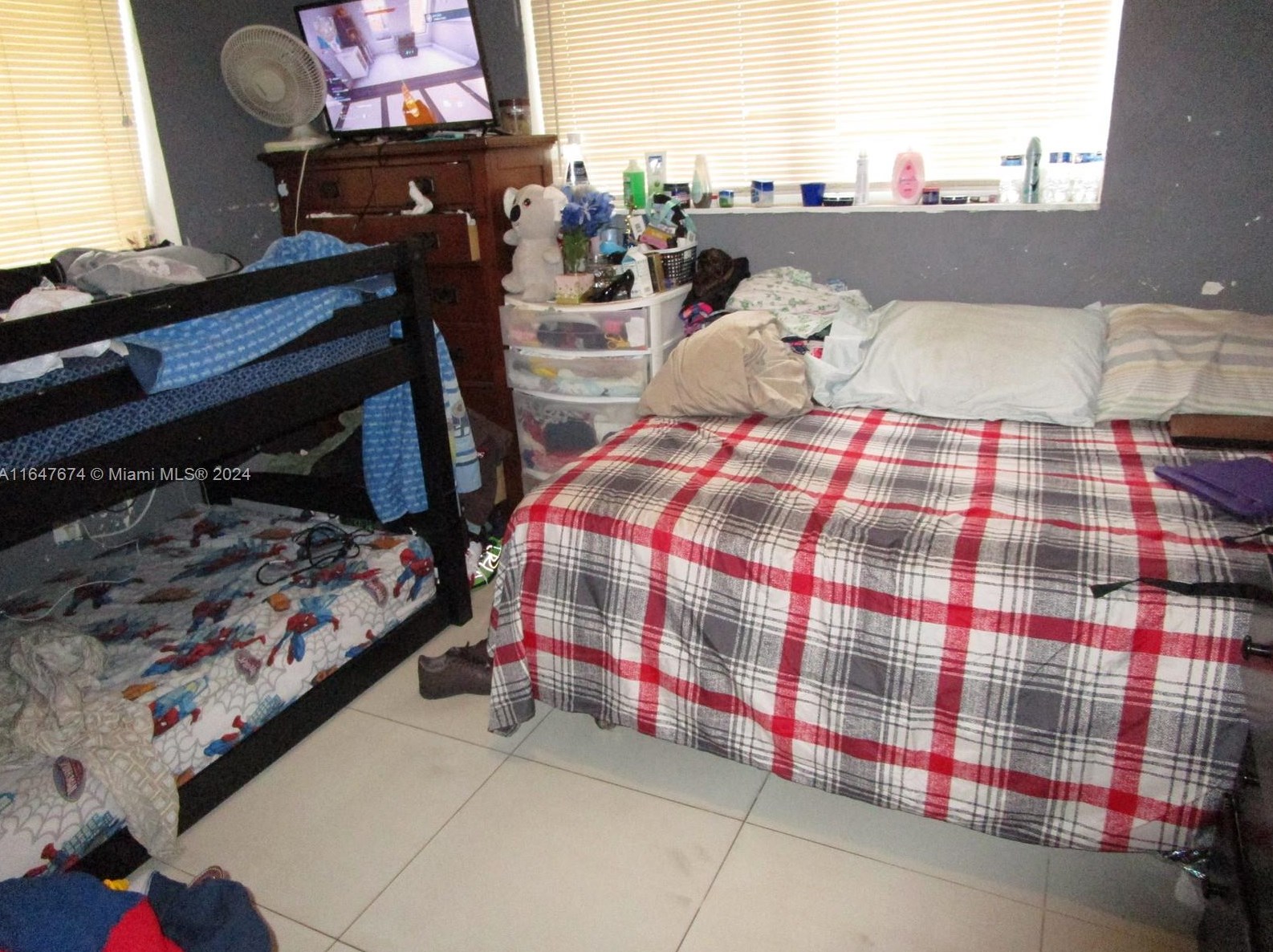 205 121st St, Miami FL 33168-3523 exterior