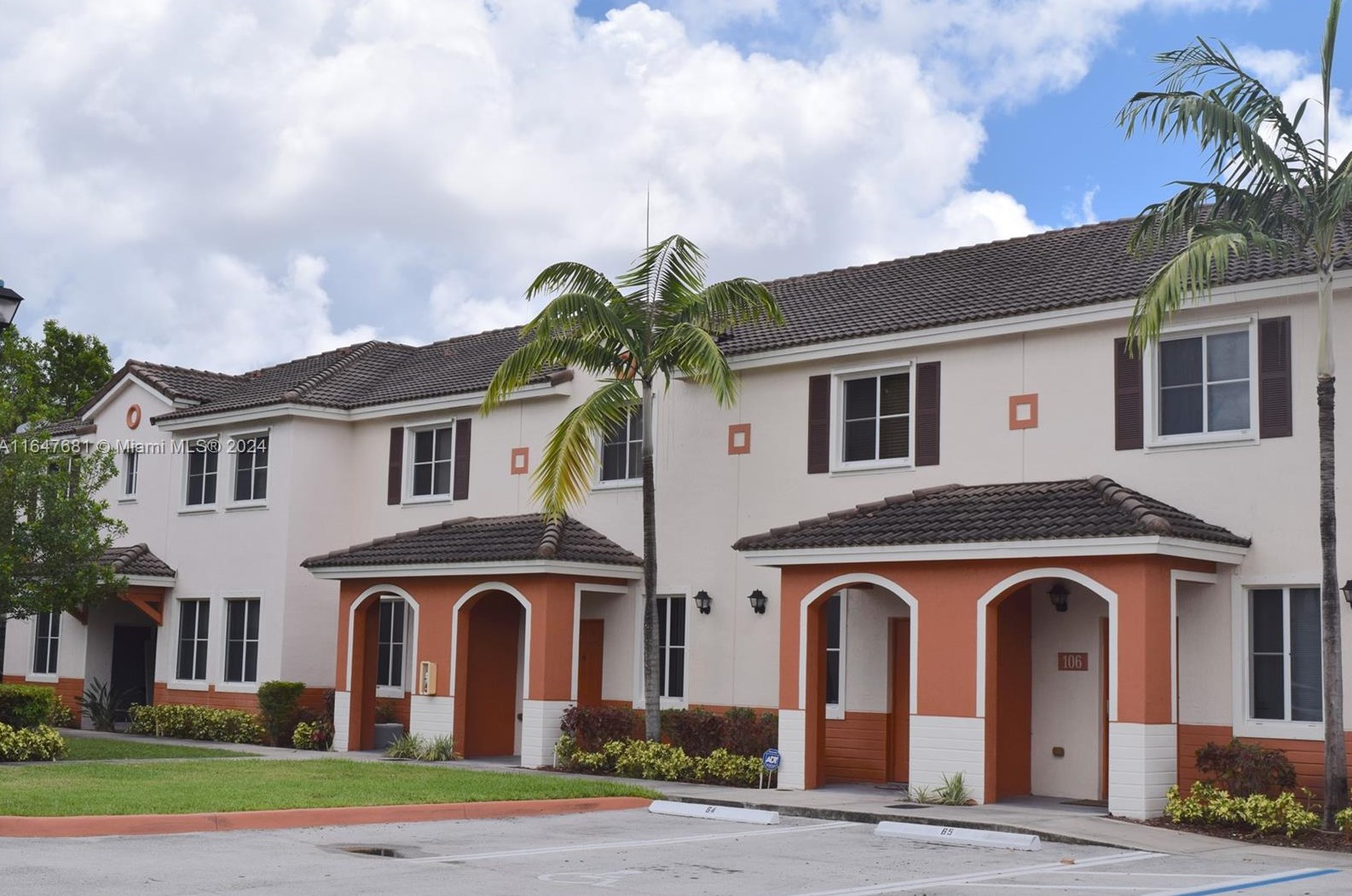 17351 7th Ave, Miami, FL 33162-2037
