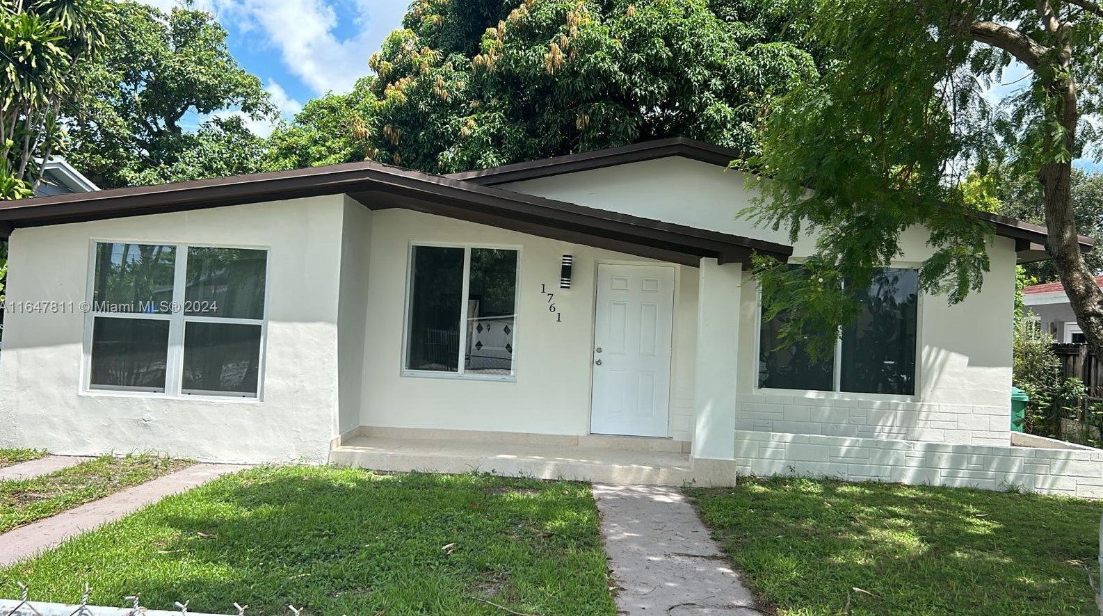 1761 153rd St, Miami, FL 33054-2924