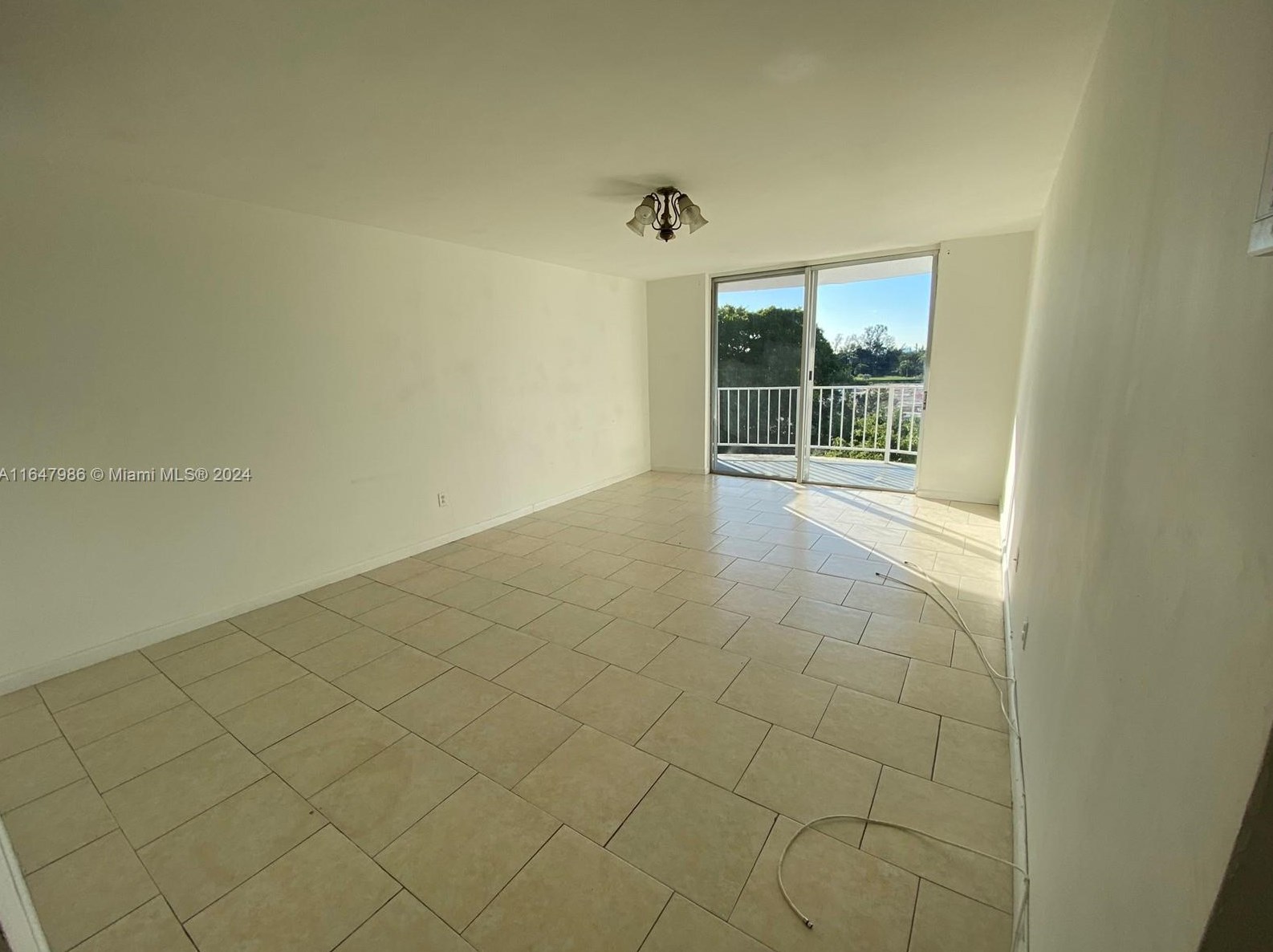 496 Nw 165th Street Rd #d-509, Miami, FL 33169
