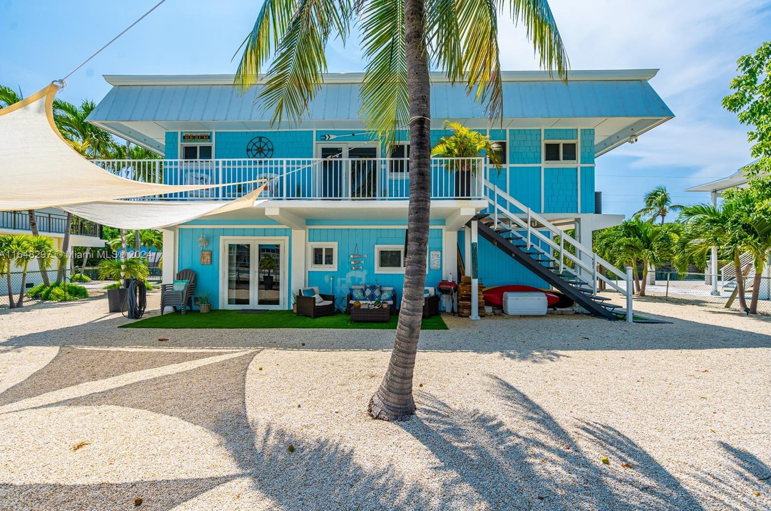 126 Columbus Dr, Plantation Key, FL 33036