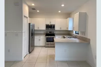 20626 NE 5th Pl #20626, Miami, FL 33179 - Photo 2