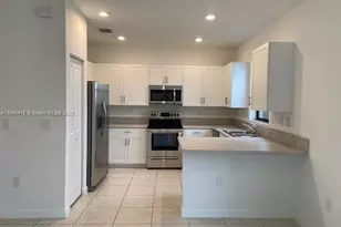 20626 NE 5th Pl, Miami, FL 33179 - Photo 2