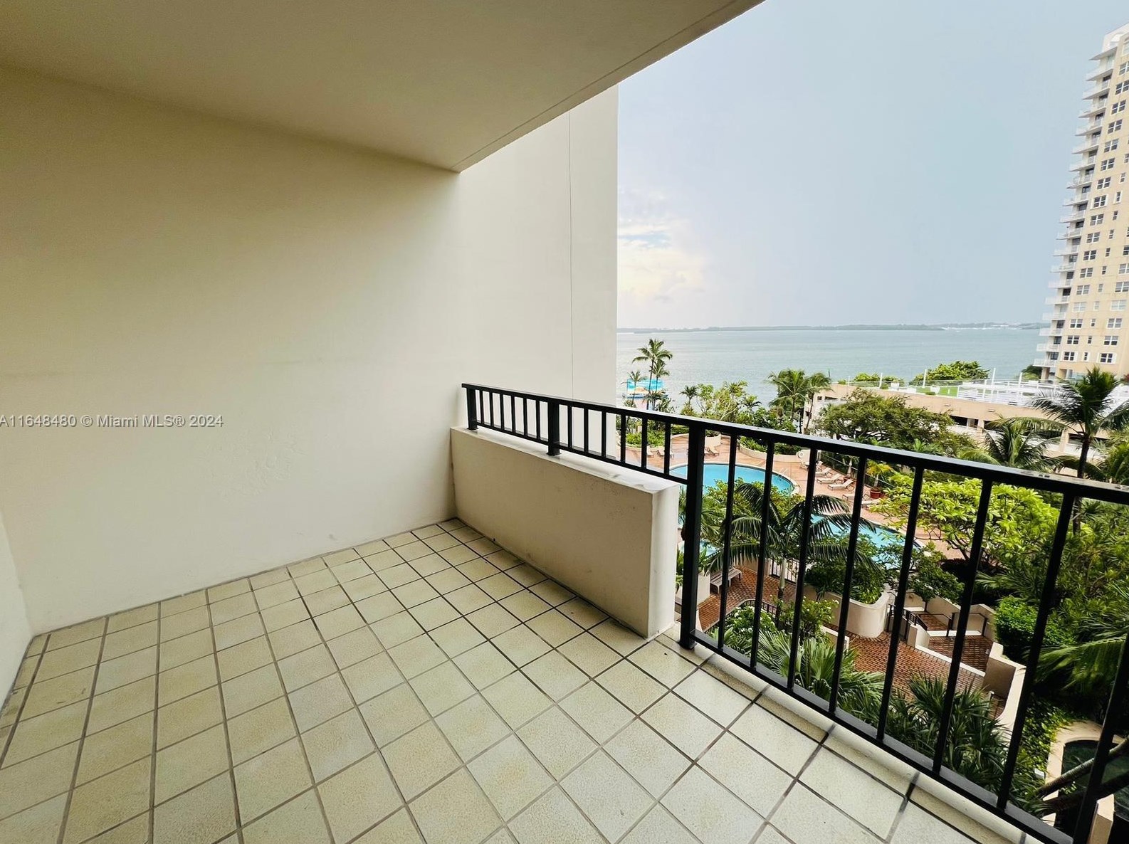 520 Brickell Key Dr #a711, Miami, FL 33131