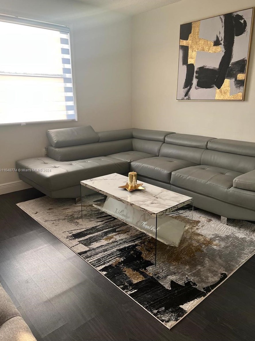 516 Nw 114th Ave #201, Miami, FL 33172