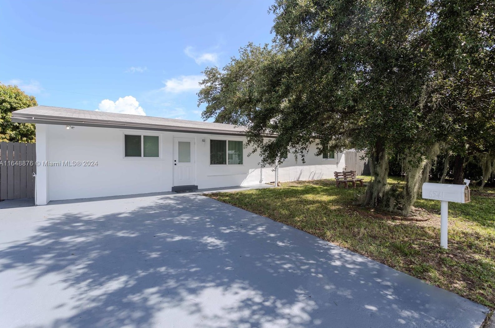 6541 Lincoln St, Hollywood, FL 33024
