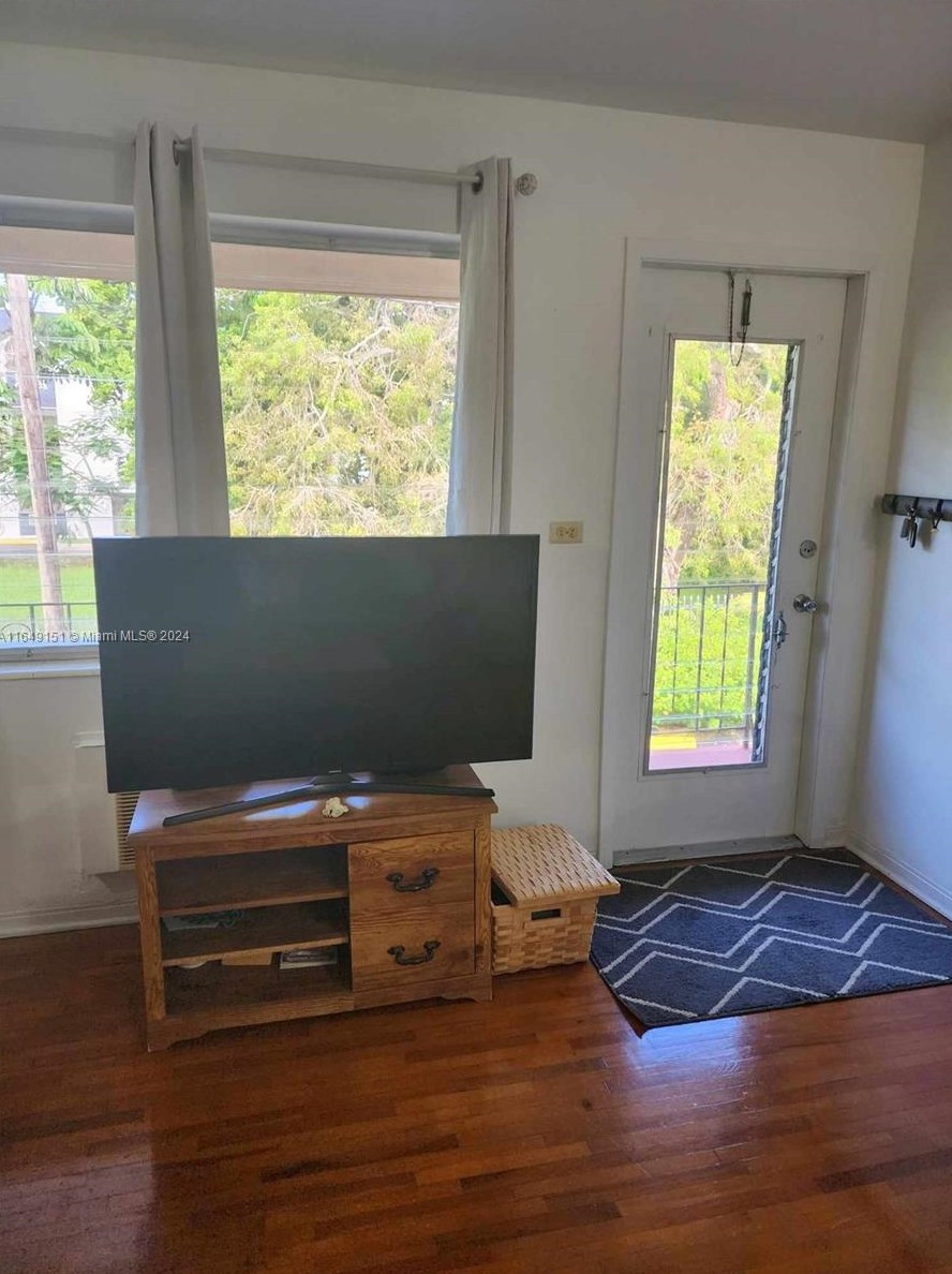 60 Nw 79th St #26, Miami, FL 33150