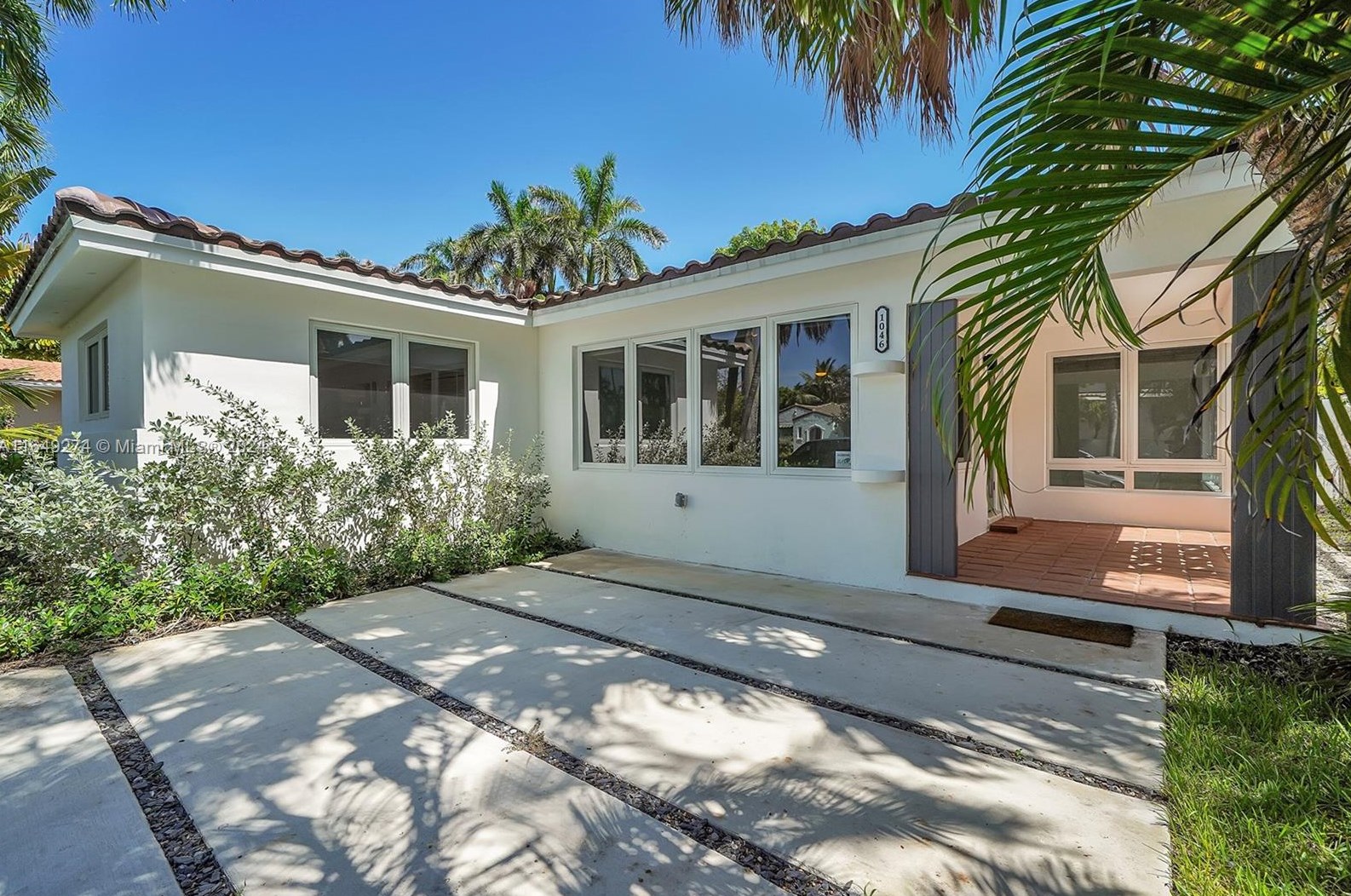 1046 Tyler St, Hollywood, FL 33019