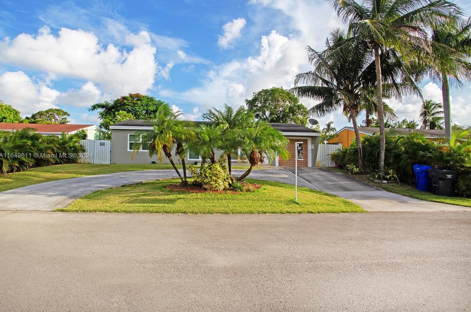 6980 Scott St, Hollywood, FL 33024-3840