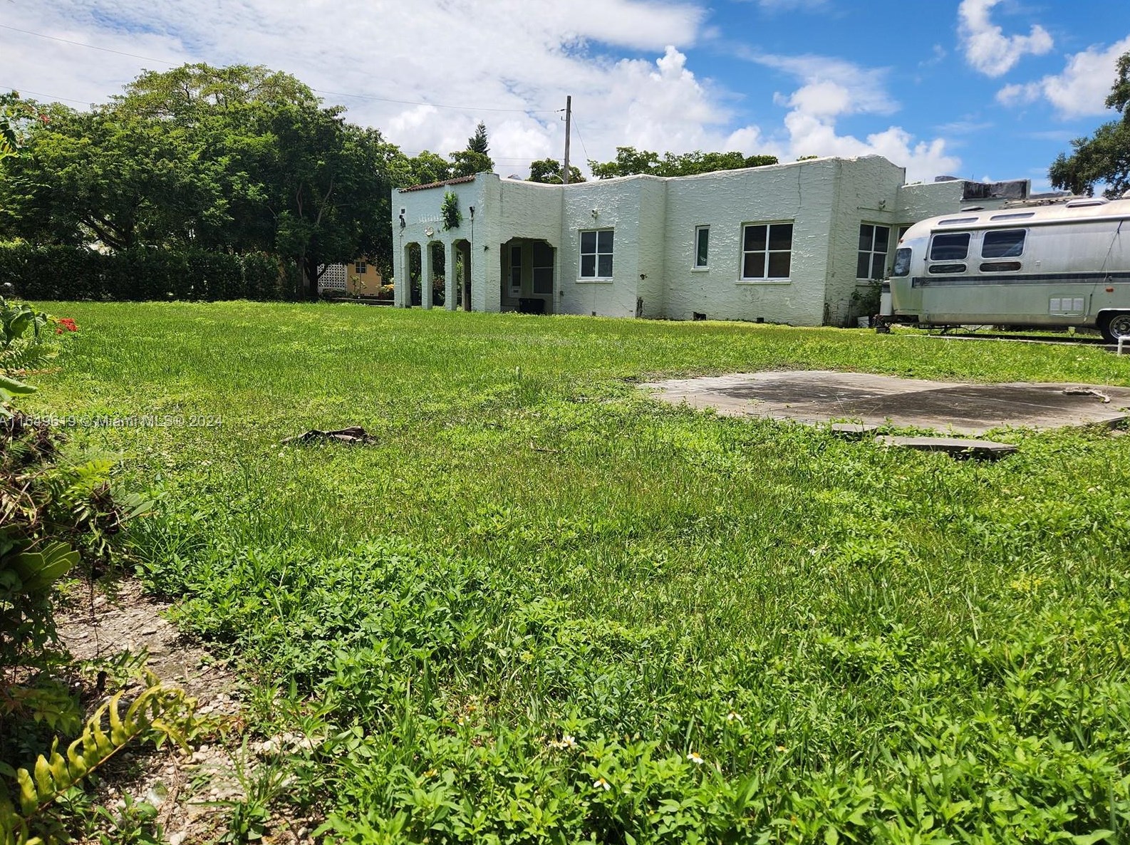 5735 12th St, Miami, FL 33144-5113