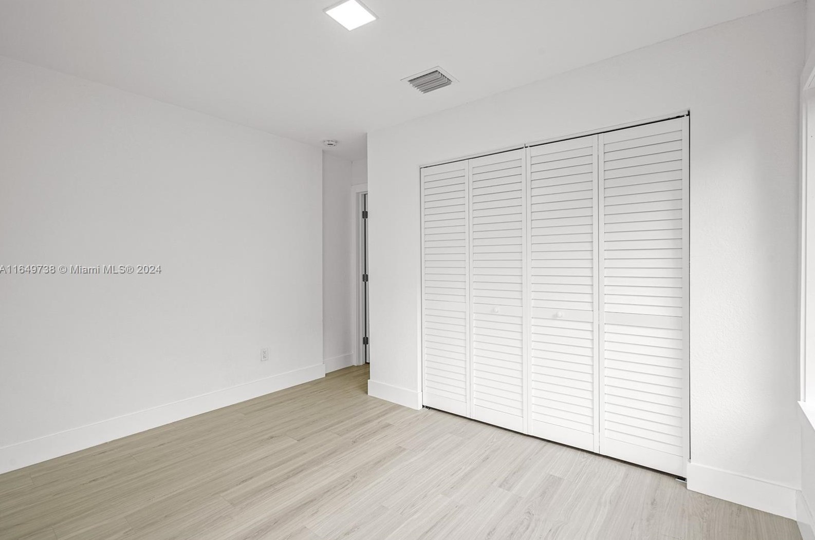 1424 73rd St, Miami FL 33147-6422 exterior