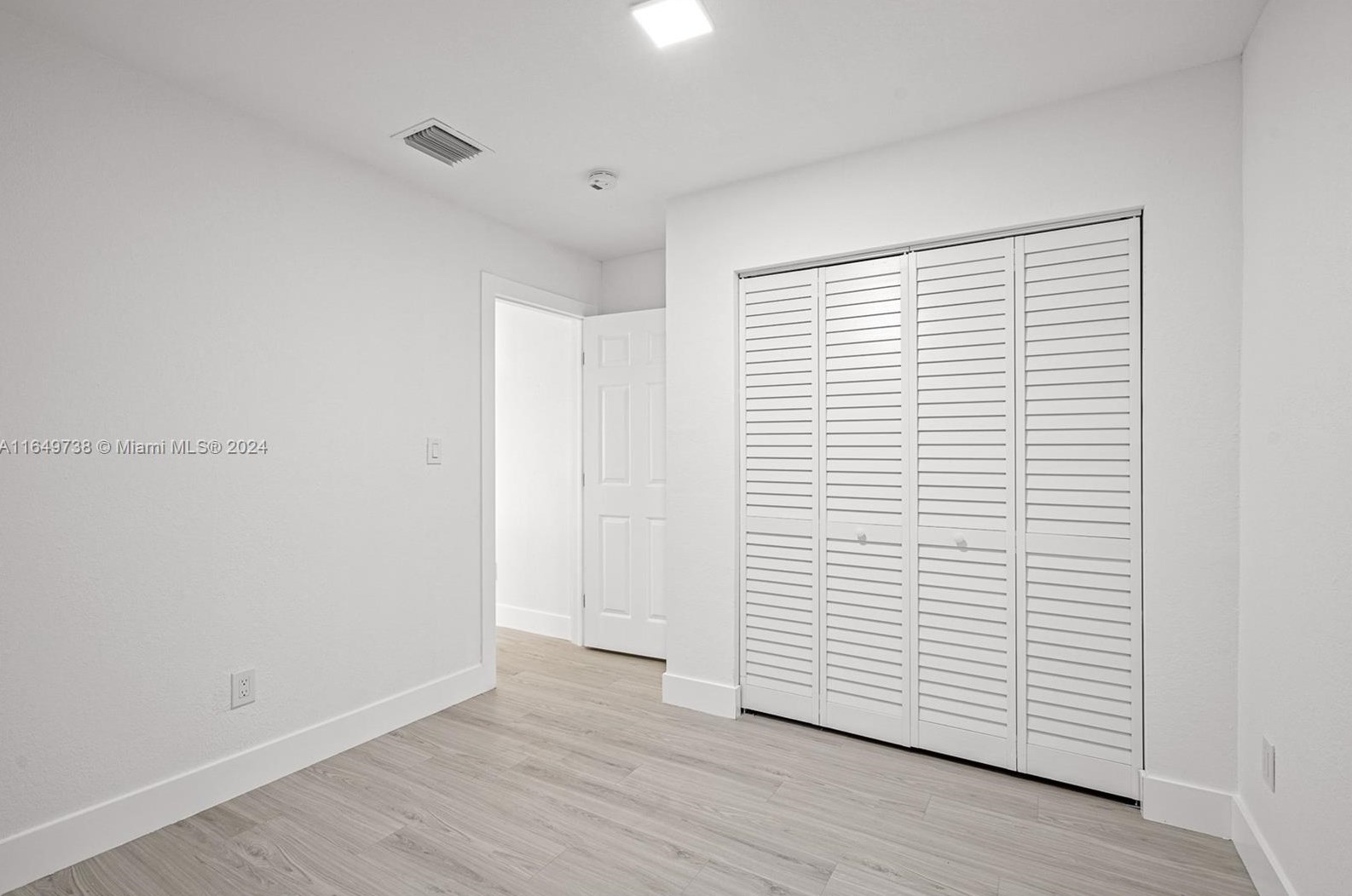 1424 73rd St, Miami FL 33147-6422 exterior