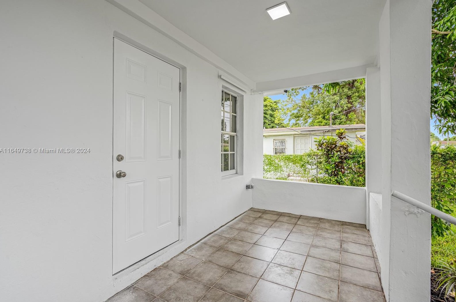 1424 73rd St, Miami FL 33147-6422 exterior