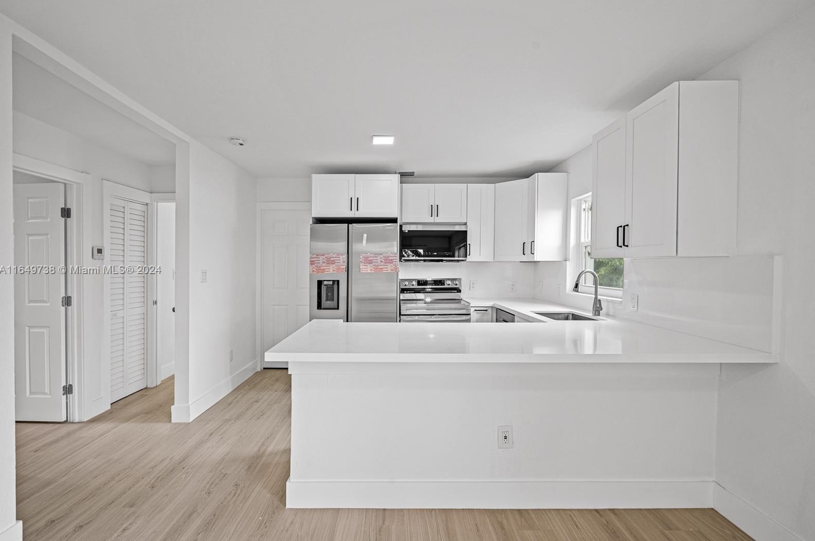 1424 73rd St, Miami FL 33147-6422 exterior