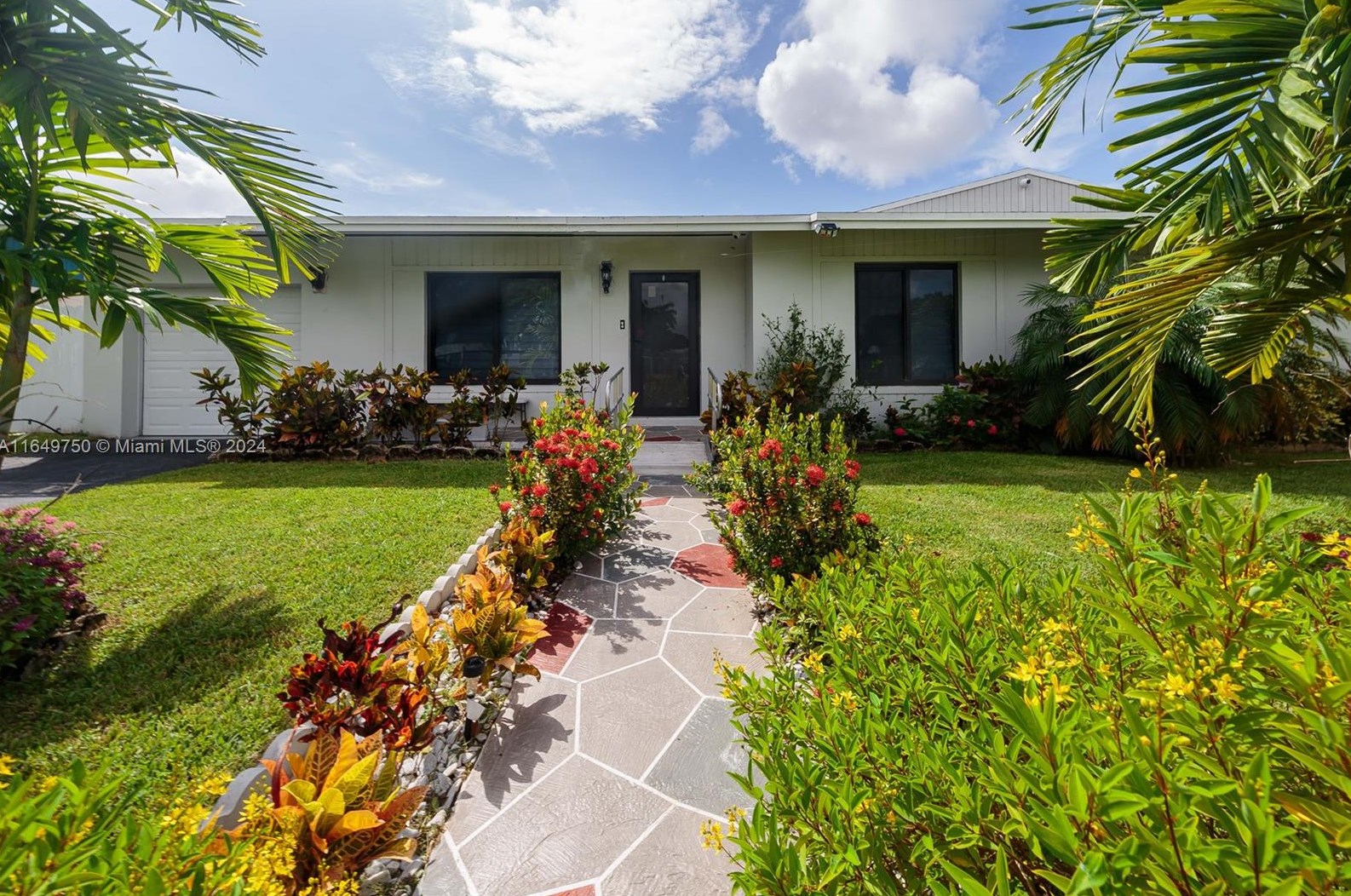 19311 Sterling Dr, Miami, FL 33157