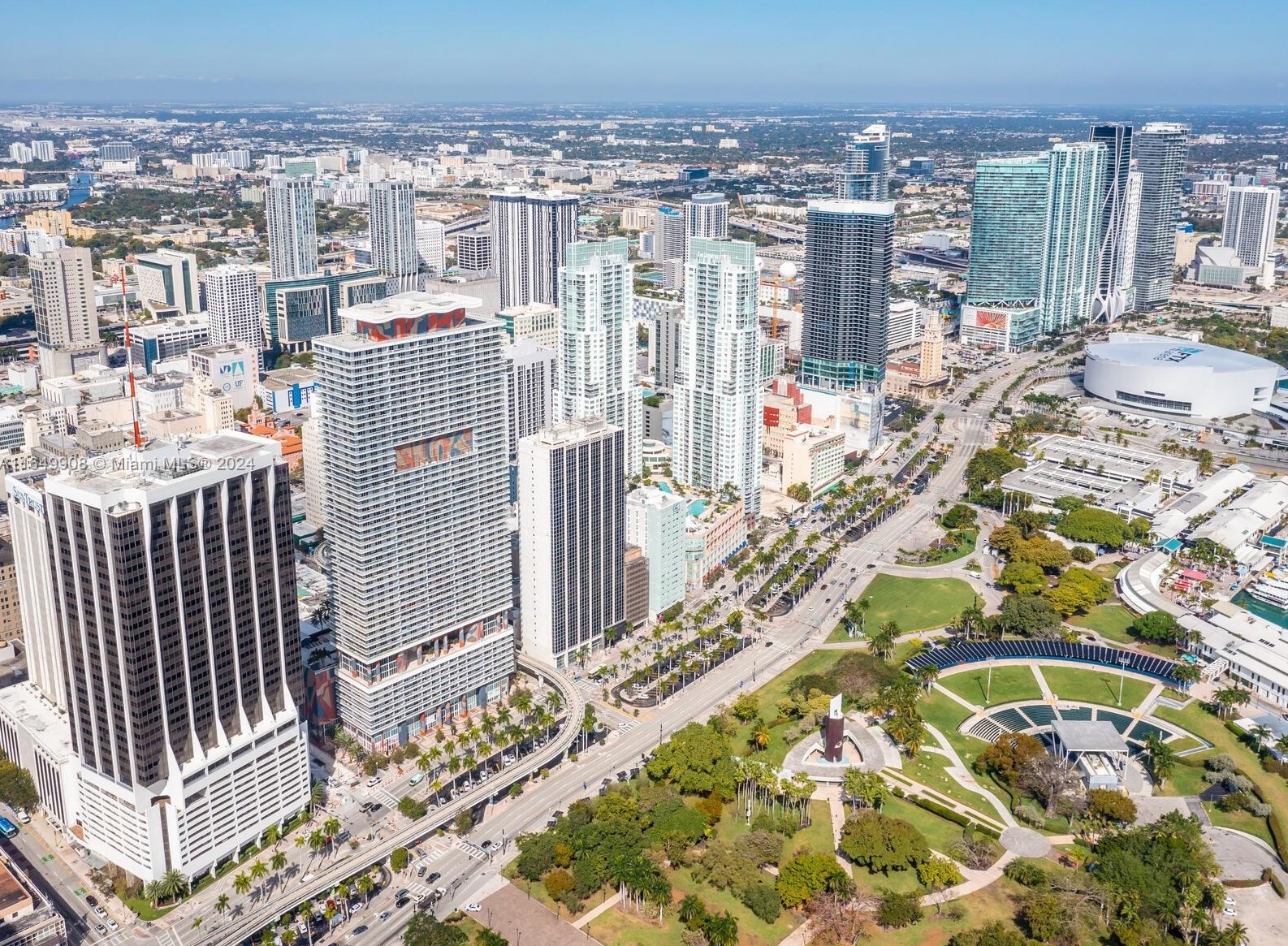 50 Biscayne Blvd, Miami FL 33132-2905 exterior