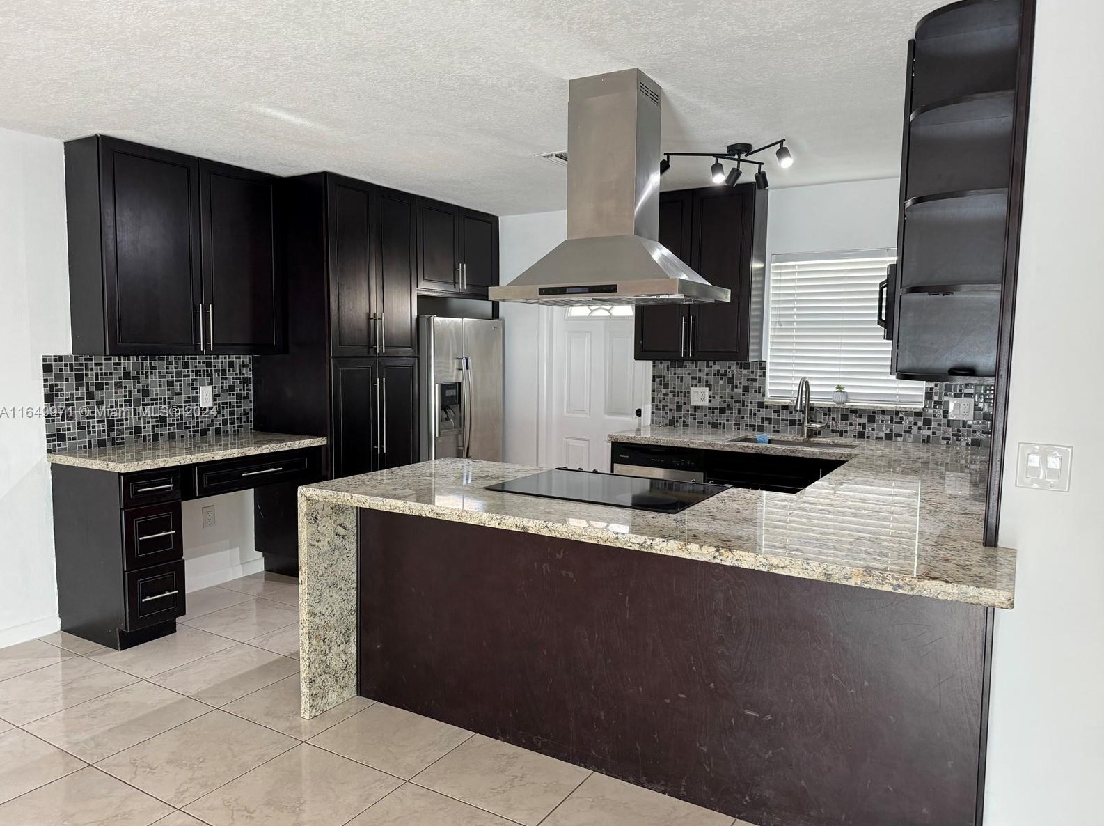 38 Se 11th St #1-2, Dania Beach, FL 33004