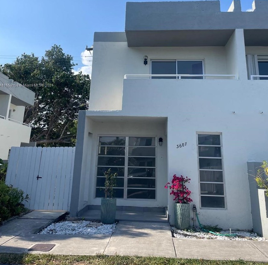 3607 Sw 17th St # 3607, Miami, FL