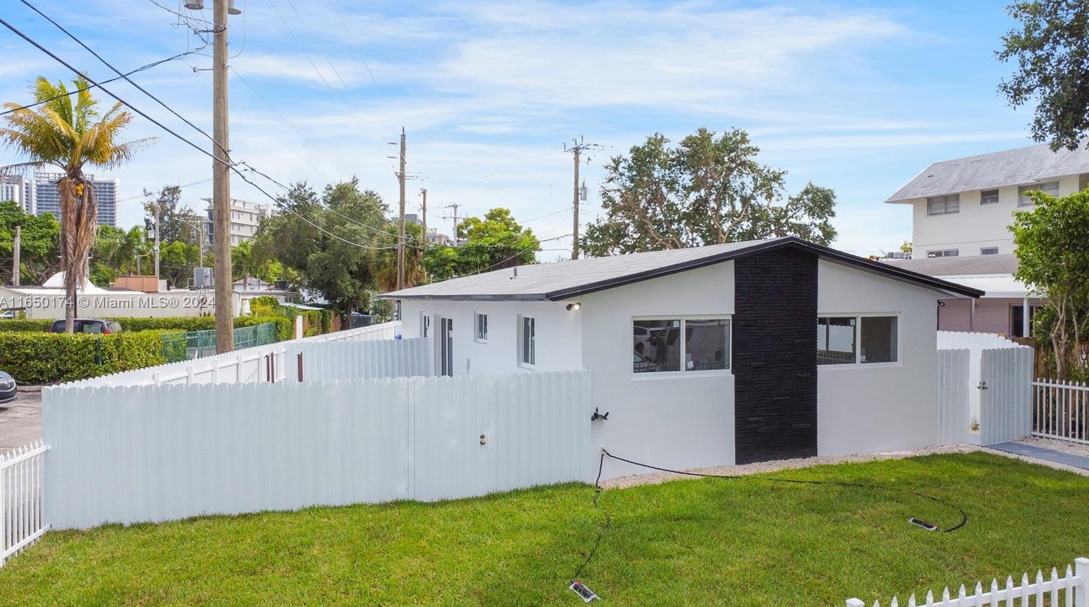 2390 173rd St, Miami, FL 33160-4831