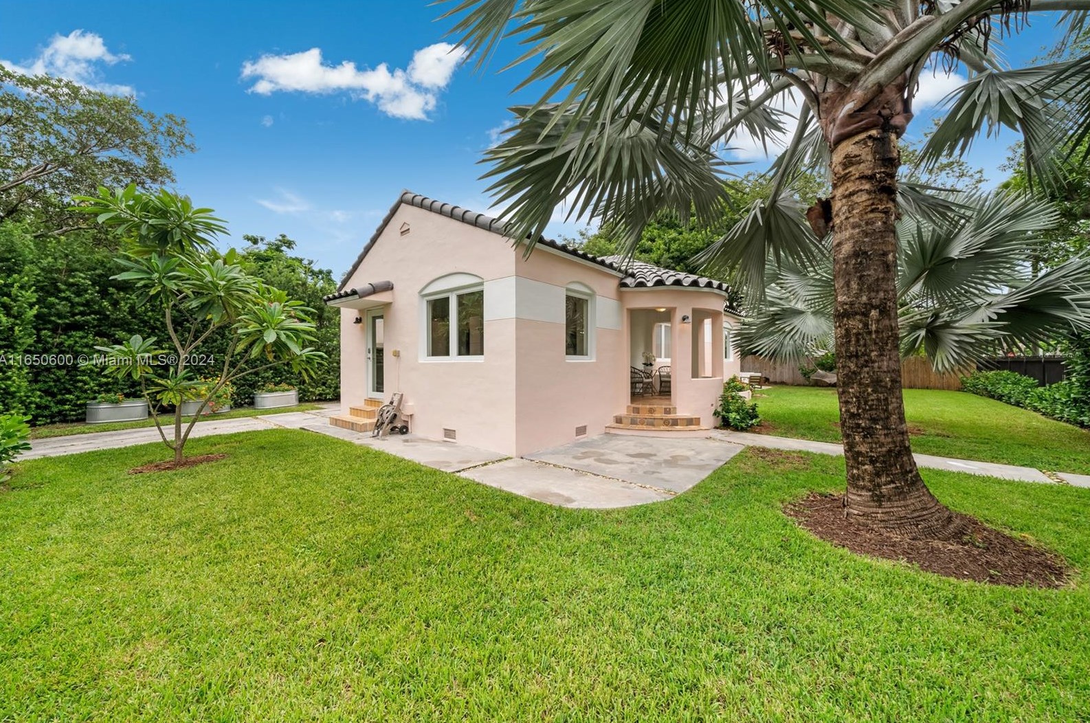 801 87th St, Miami, FL 33138-3633