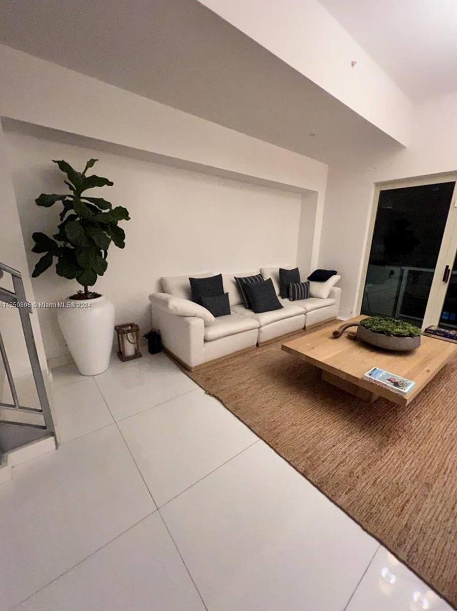 9499 Collins Ave #ph-04, Miami Beach, FL 33154