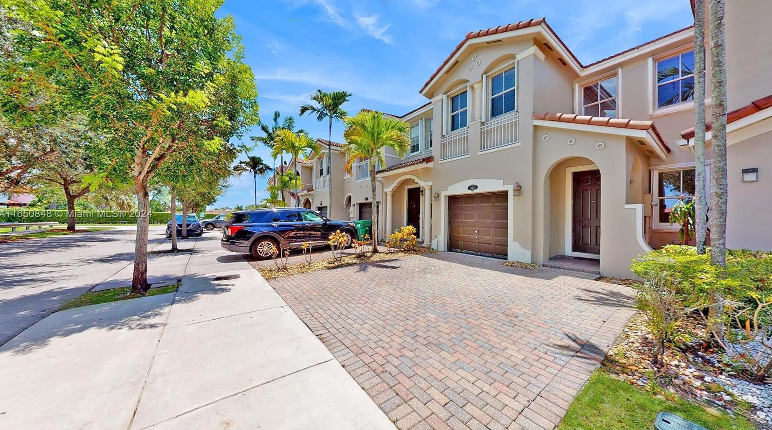 14928 Sw 23rd St, Miami, FL 33185