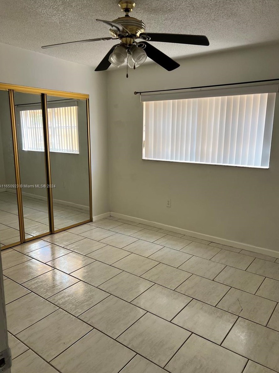 1900 54th St, Hialeah, FL 33012-2167