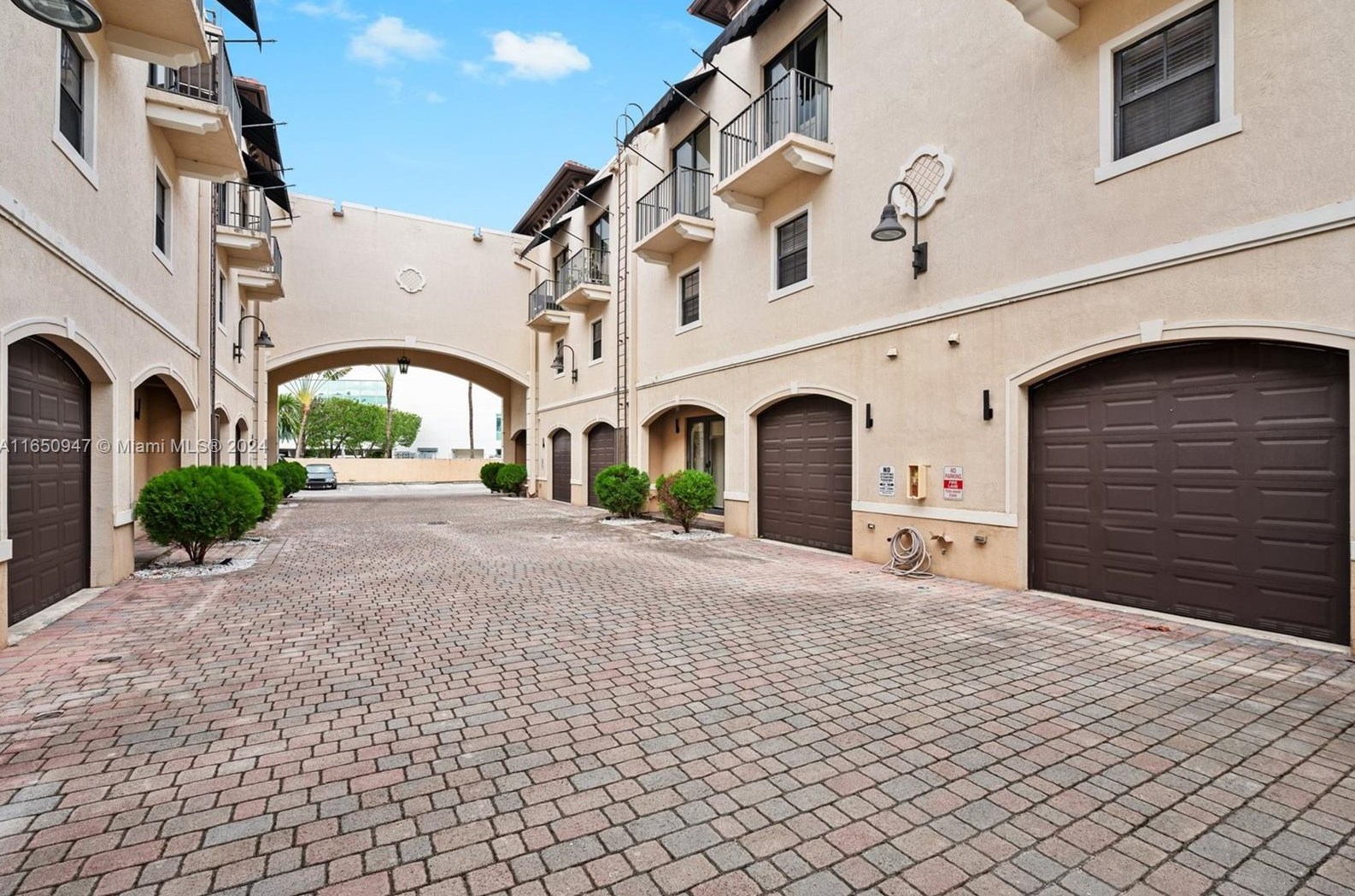 7743 Sw 99th St Apt 16, Miami, FL 33156