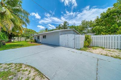 6362 Southgate Blvd, Margate, FL 33068 - Photo 1